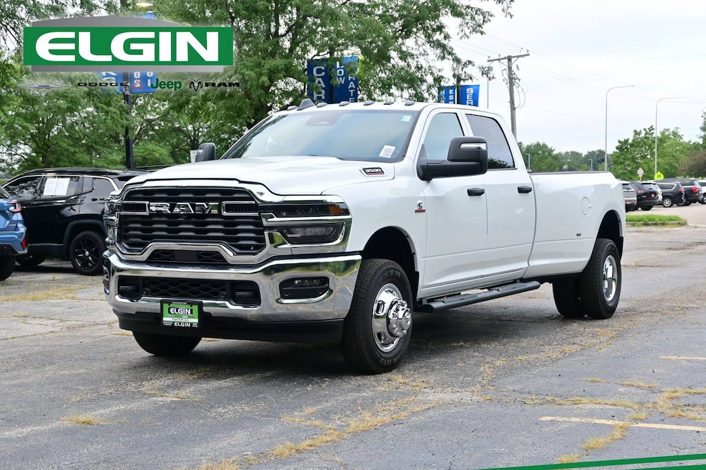 New 2026 Ram 3500 TRADESMAN CREW CAB 4X4 8' BOX Pickup