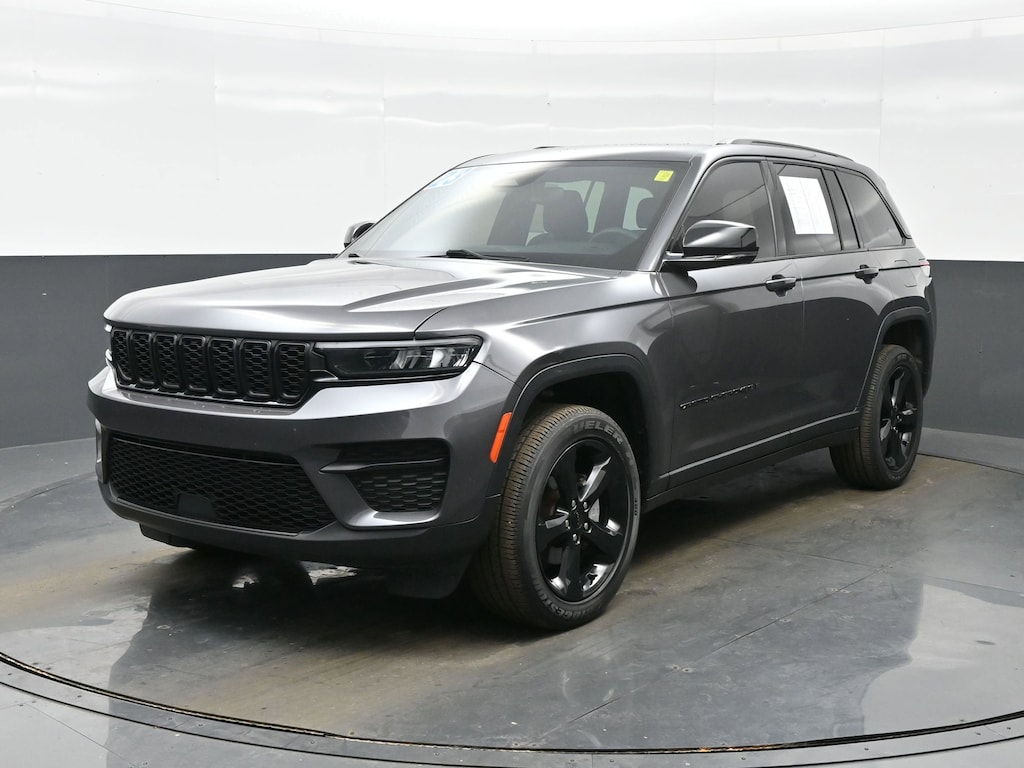 Used 2023 Jeep Grand Cherokee Altitude Altitude 4x4