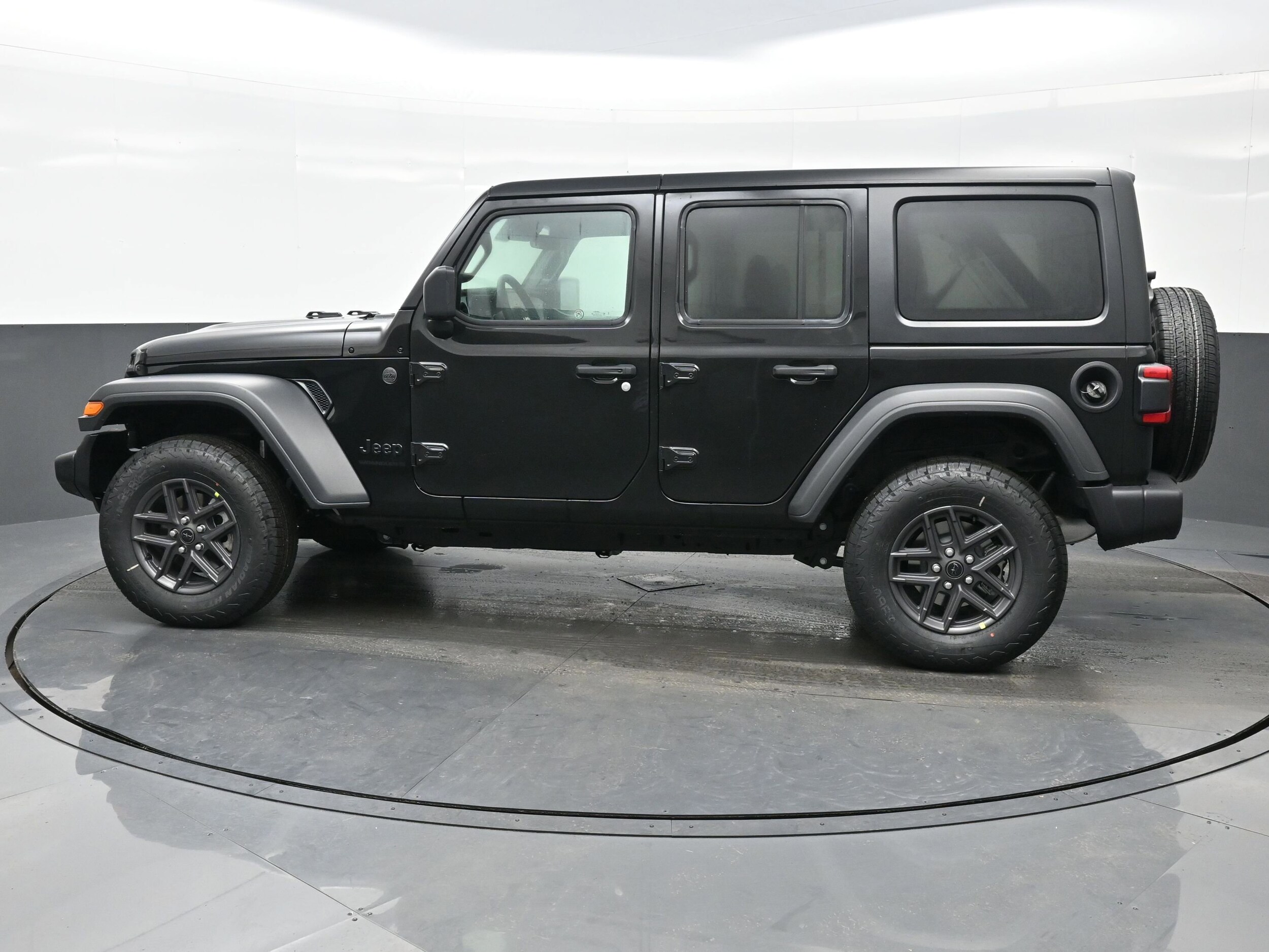 2025 Jeep Wrangler Sport photo 3