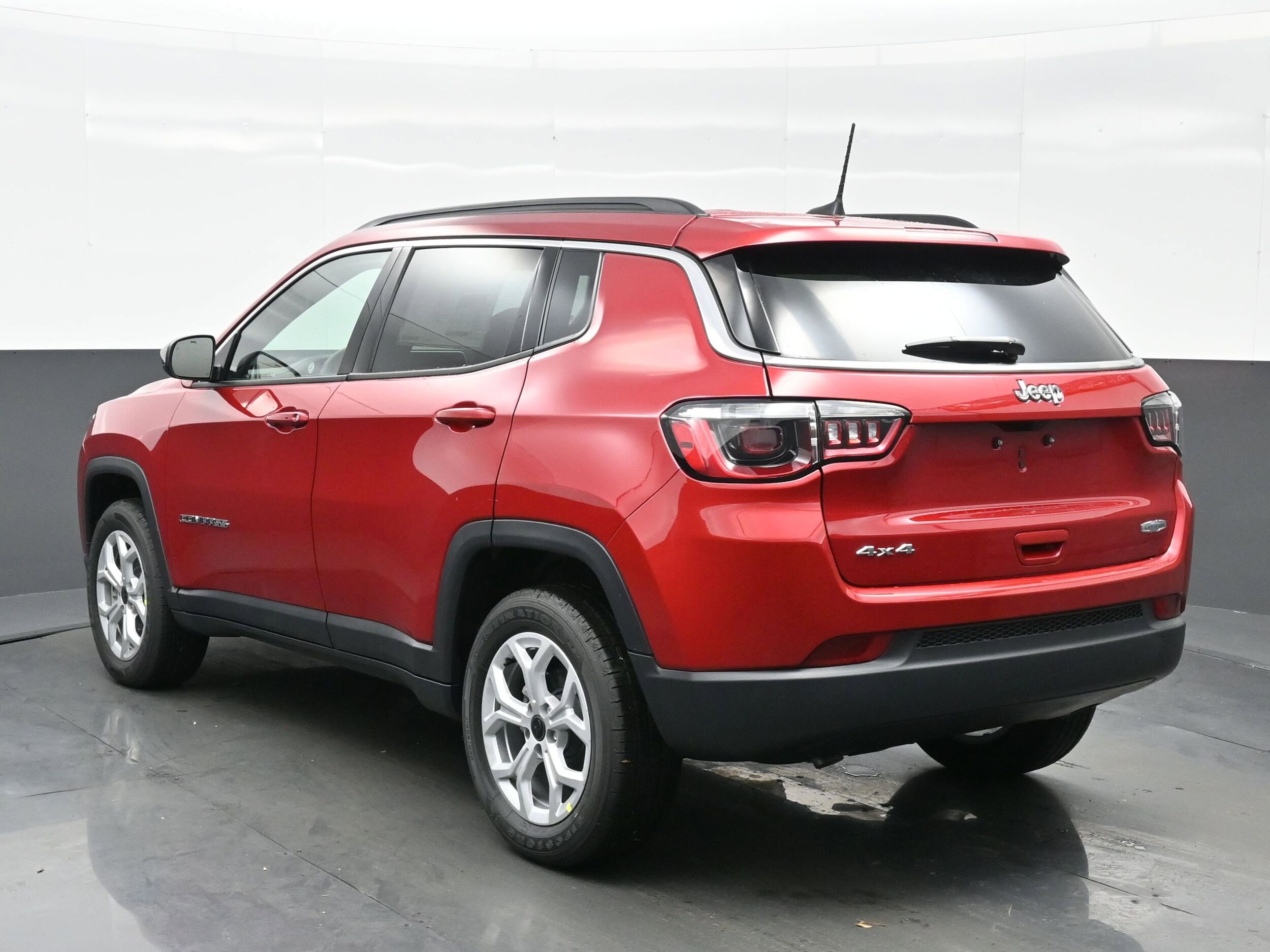 2025 Jeep Compass Latitude photo 4