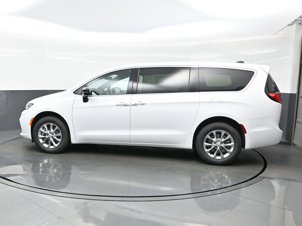 New 2026 Chrysler Pacifica SELECT AWD Passenger Van