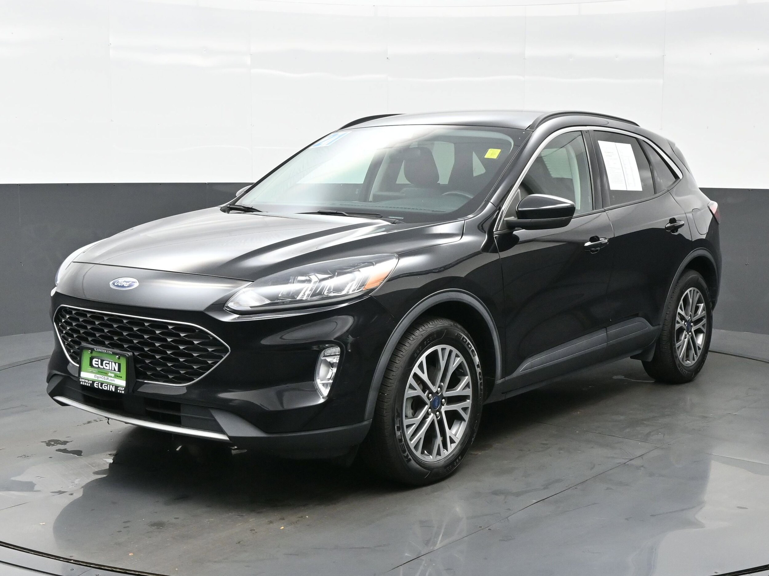 2021 Ford Escape SEL Hybrid photo 2