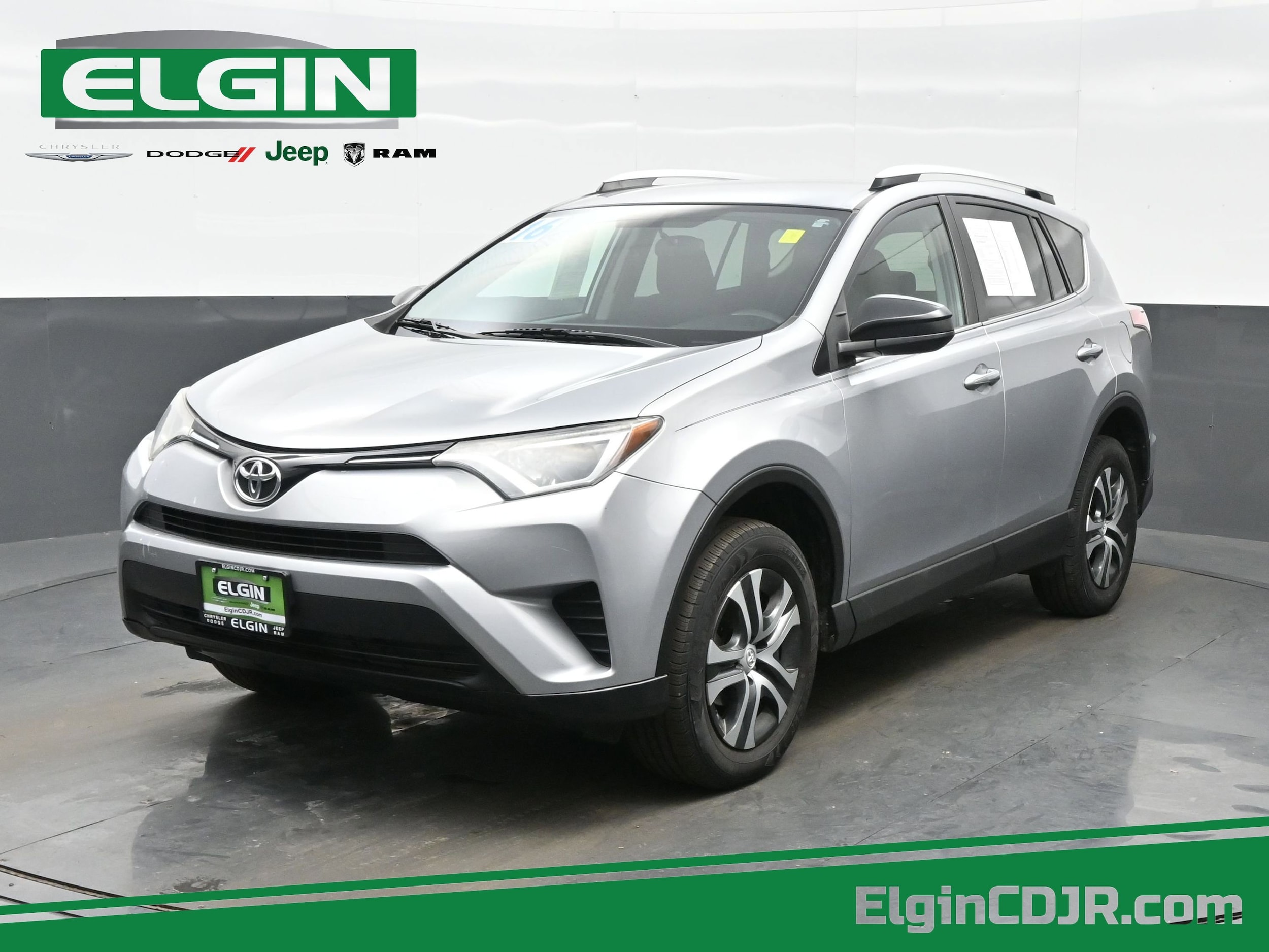 2016 Toyota RAV4 LE's photo