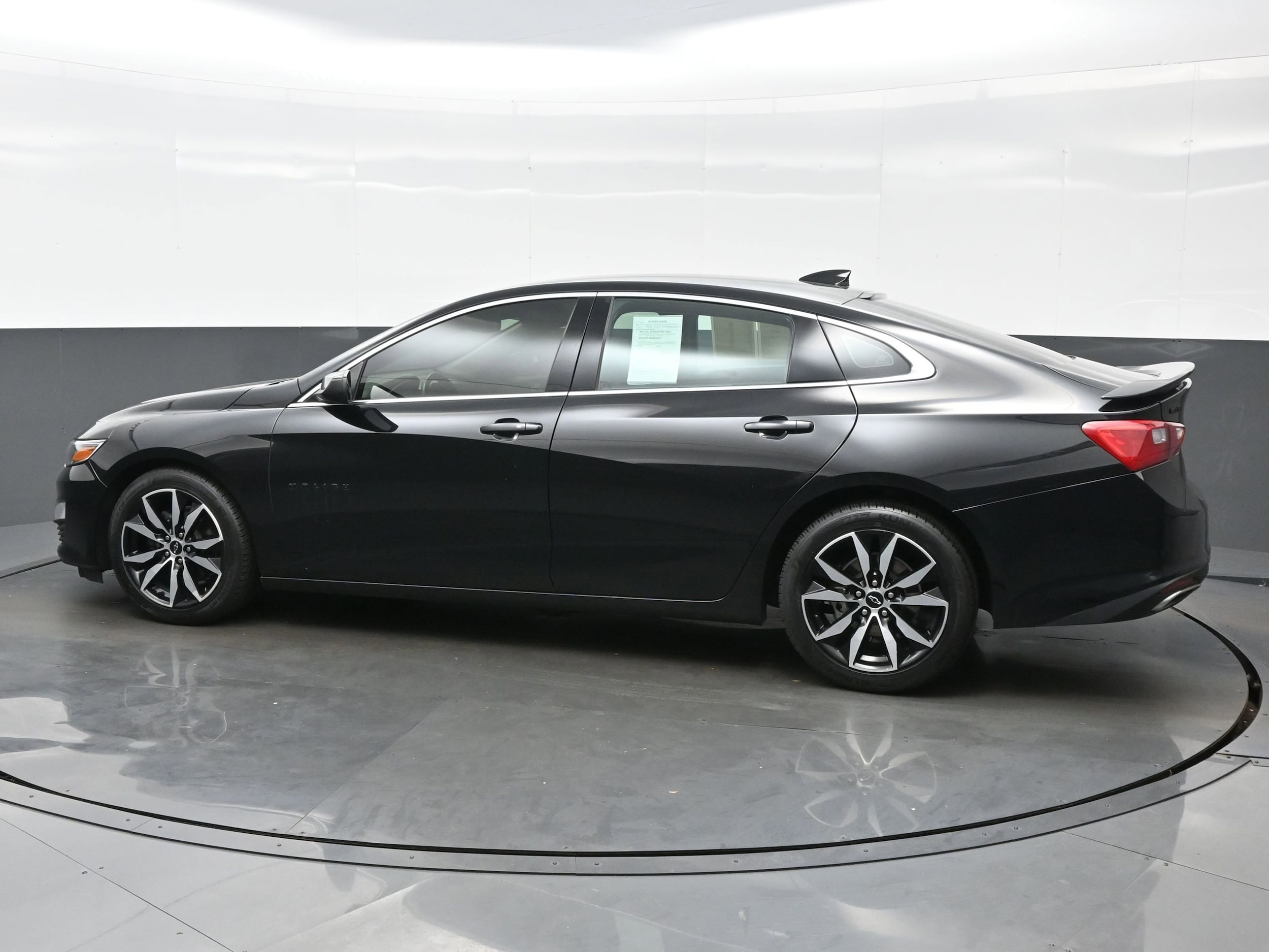2022 Chevrolet Malibu RS photo 3
