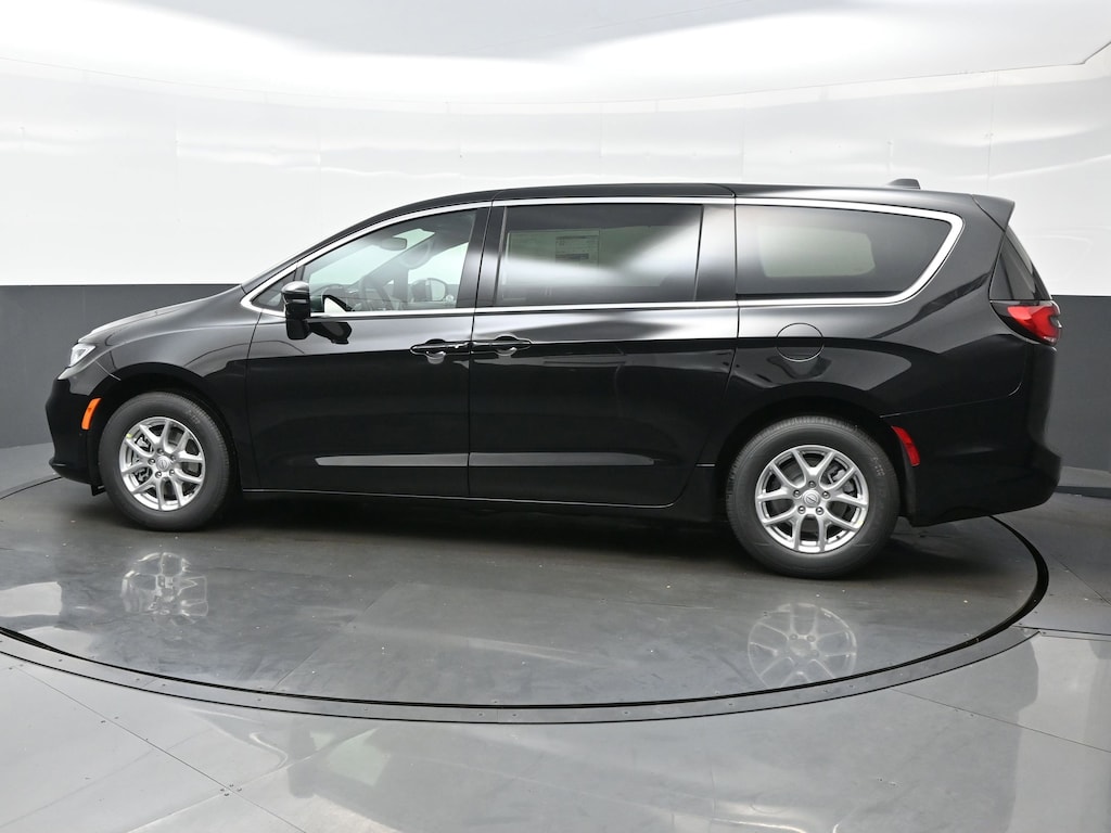 New 2026 Chrysler Pacifica SELECT Passenger Van