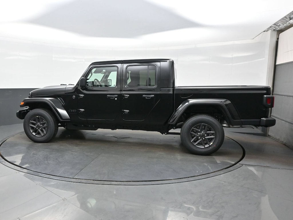 New 2026 Jeep Gladiator SPORT S 4X4 Pickup