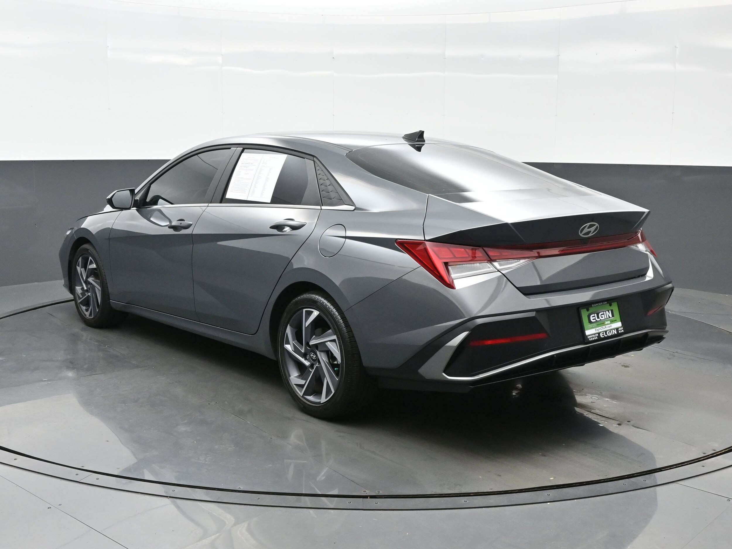 2025 Hyundai Elantra SEL Convenience photo 4