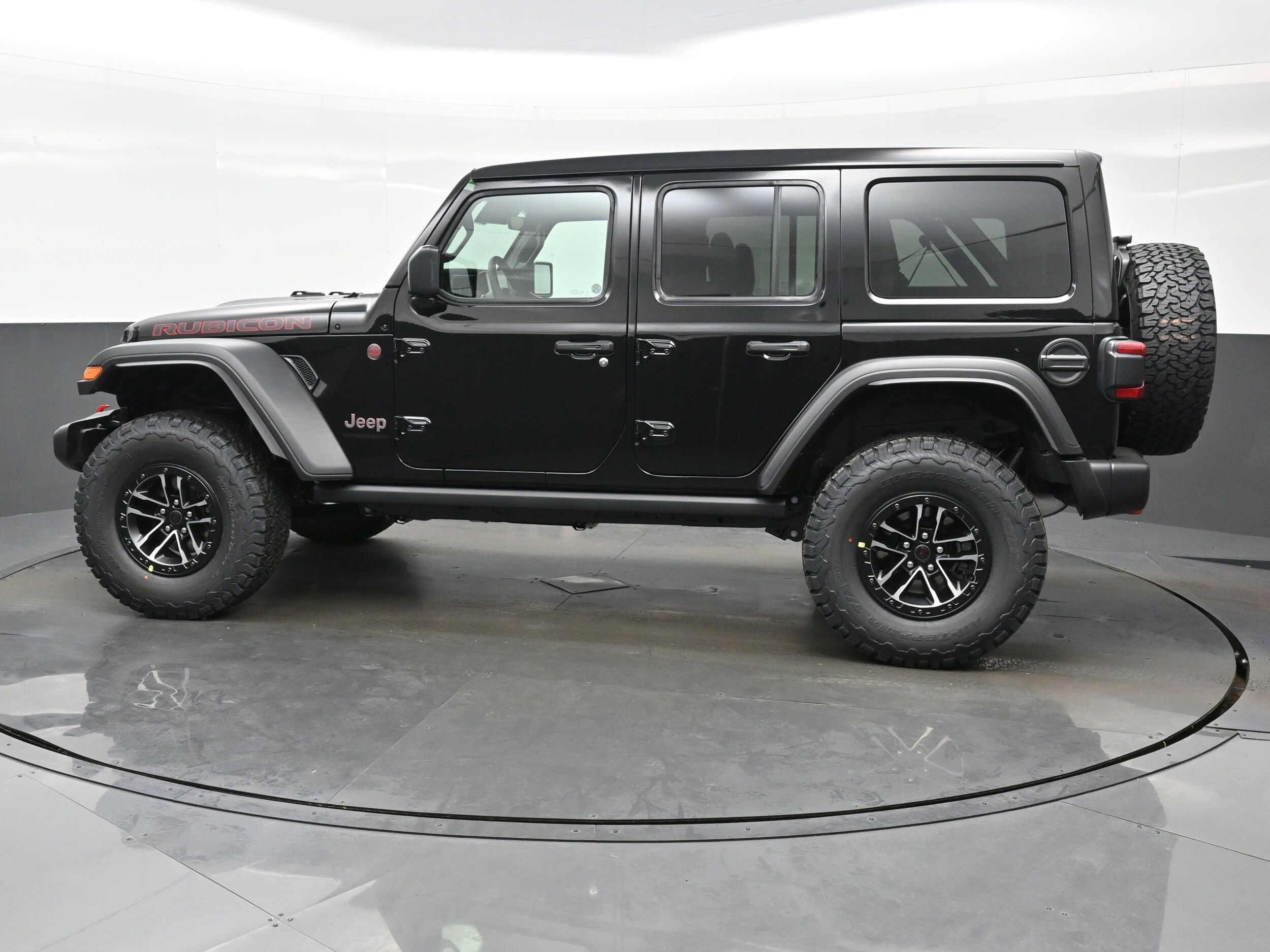 2025 Jeep Wrangler Rubicon photo 3