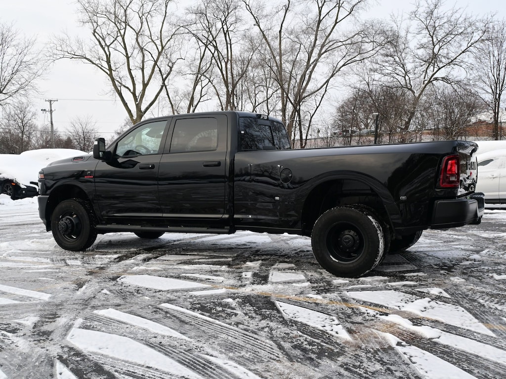 New 2026 Ram 3500 TRADESMAN CREW CAB 4X4 8' BOX Pickup