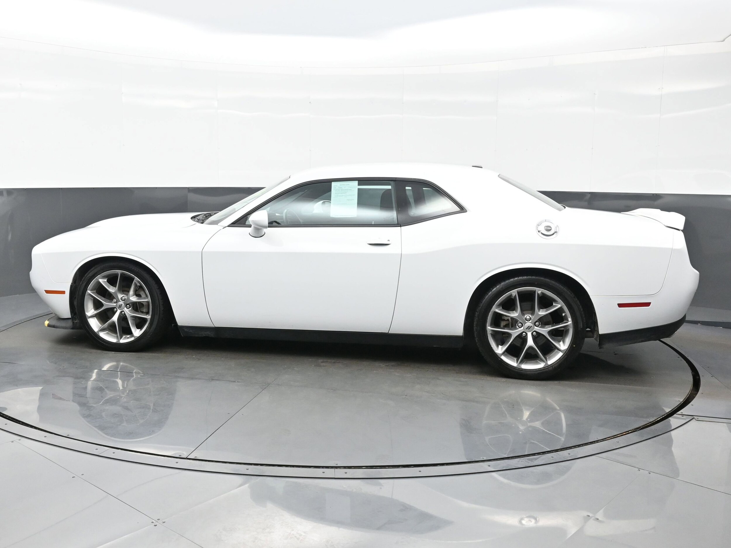 2022 Dodge Challenger GT photo 3