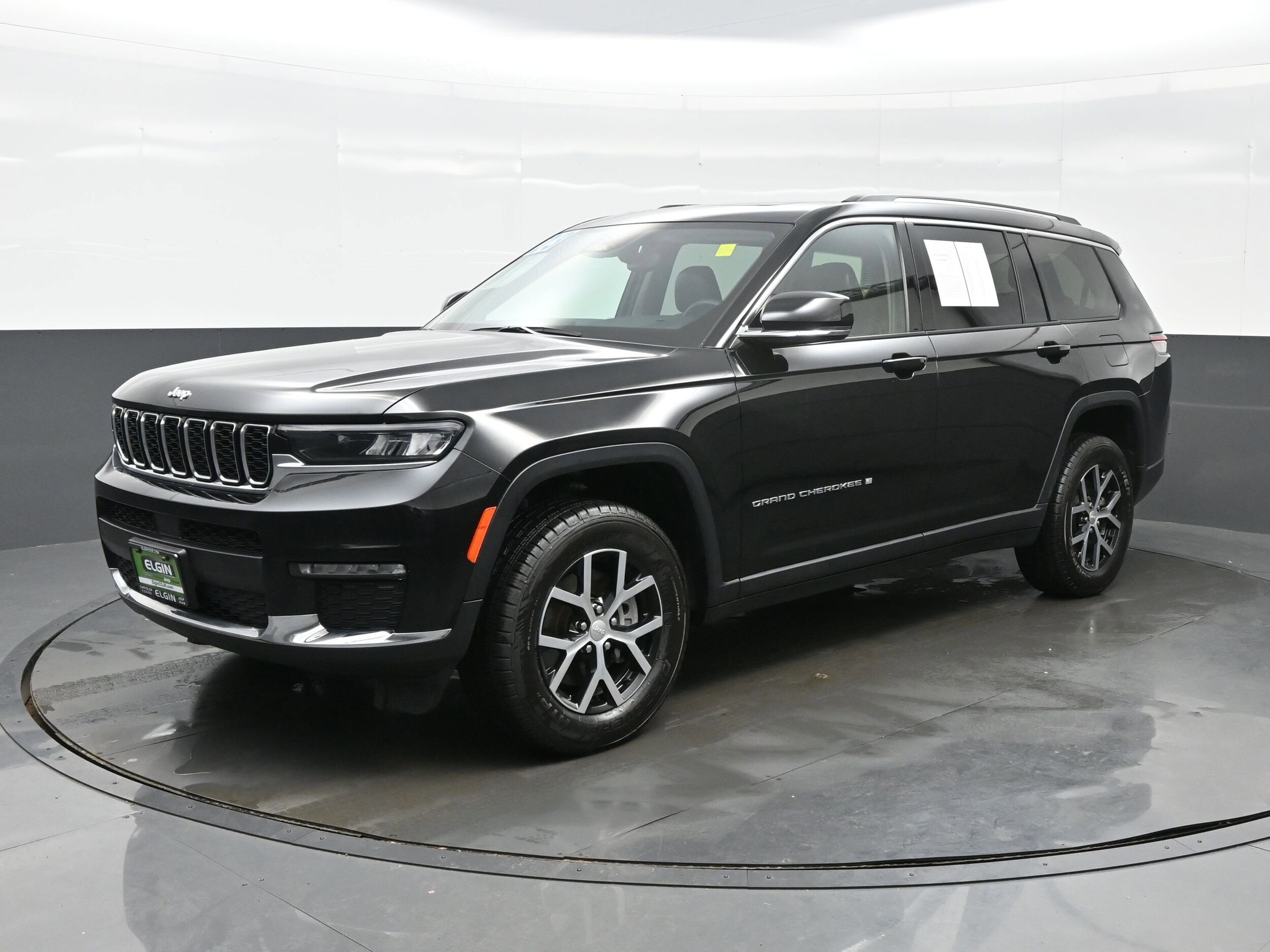 2023 Jeep Grand Cherokee Limited photo 2
