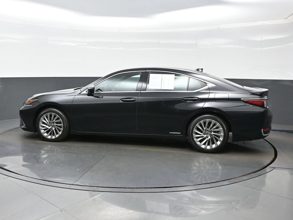 Used 2022 Lexus ES 300h Luxury Sedan