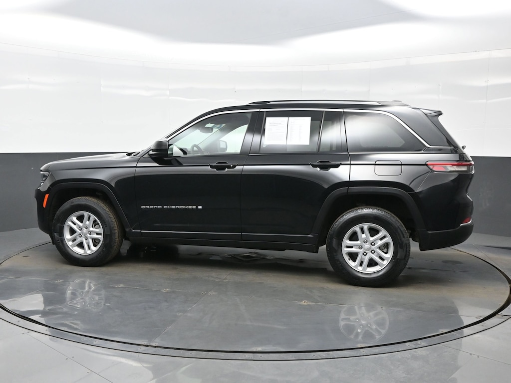 Used 2023 Jeep Grand Cherokee Laredo Laredo 4x4