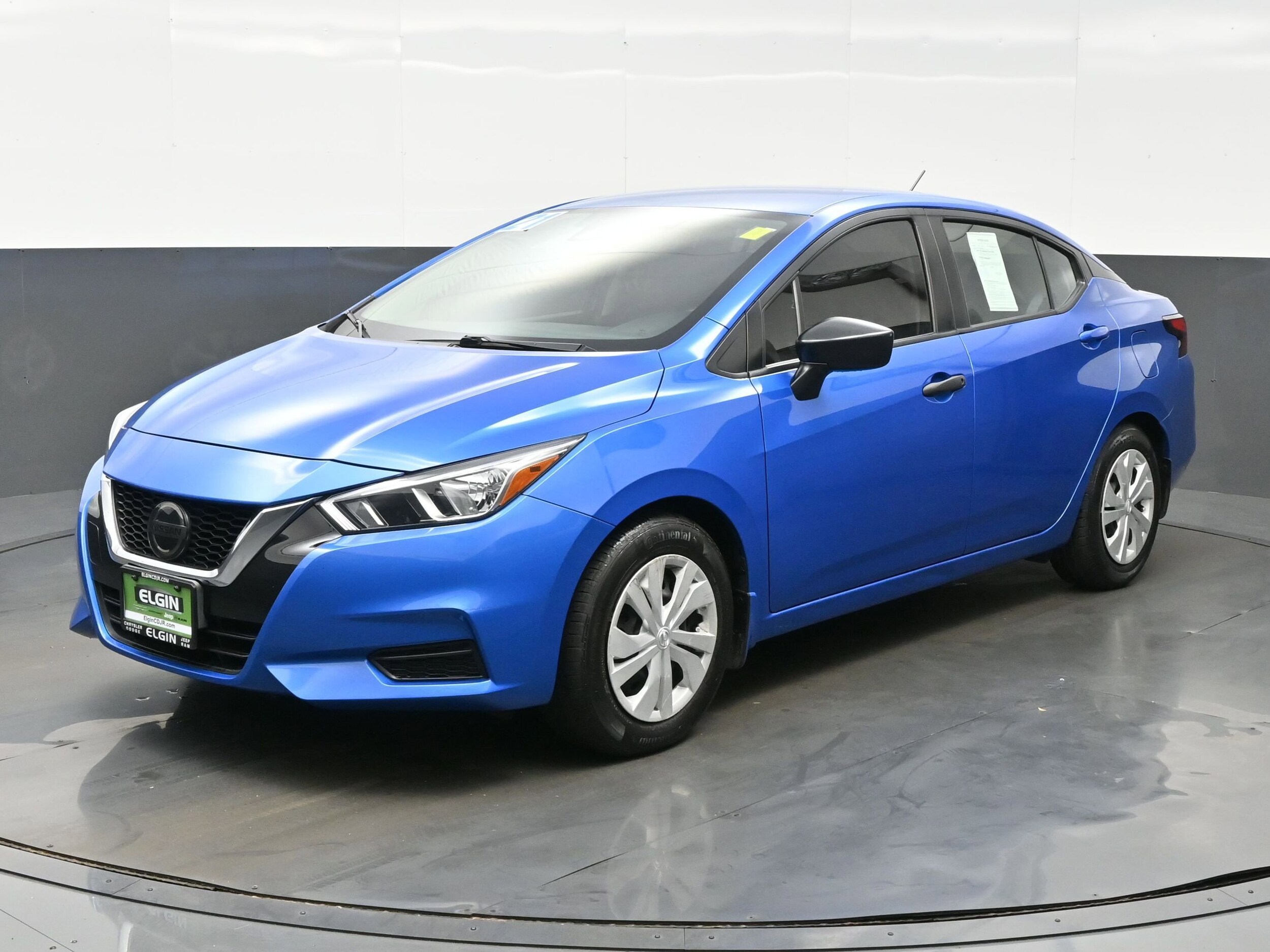 2021 Nissan Versa 1.6 S photo 2