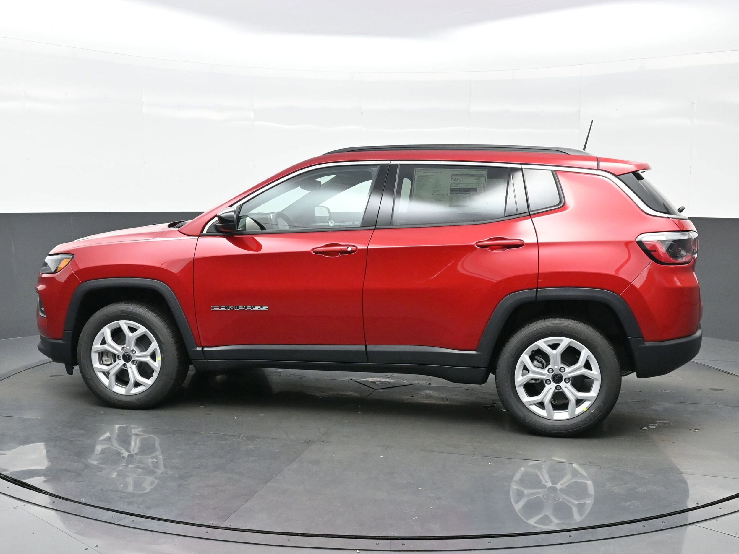 2025 Jeep Compass Latitude photo 3