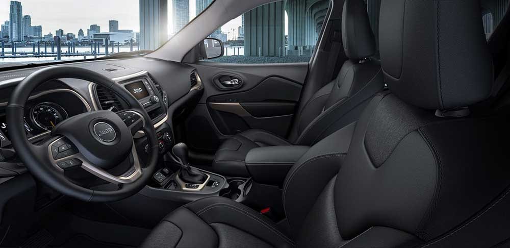 2018 Jeep Cherokee Interior Gallery 5.jpg