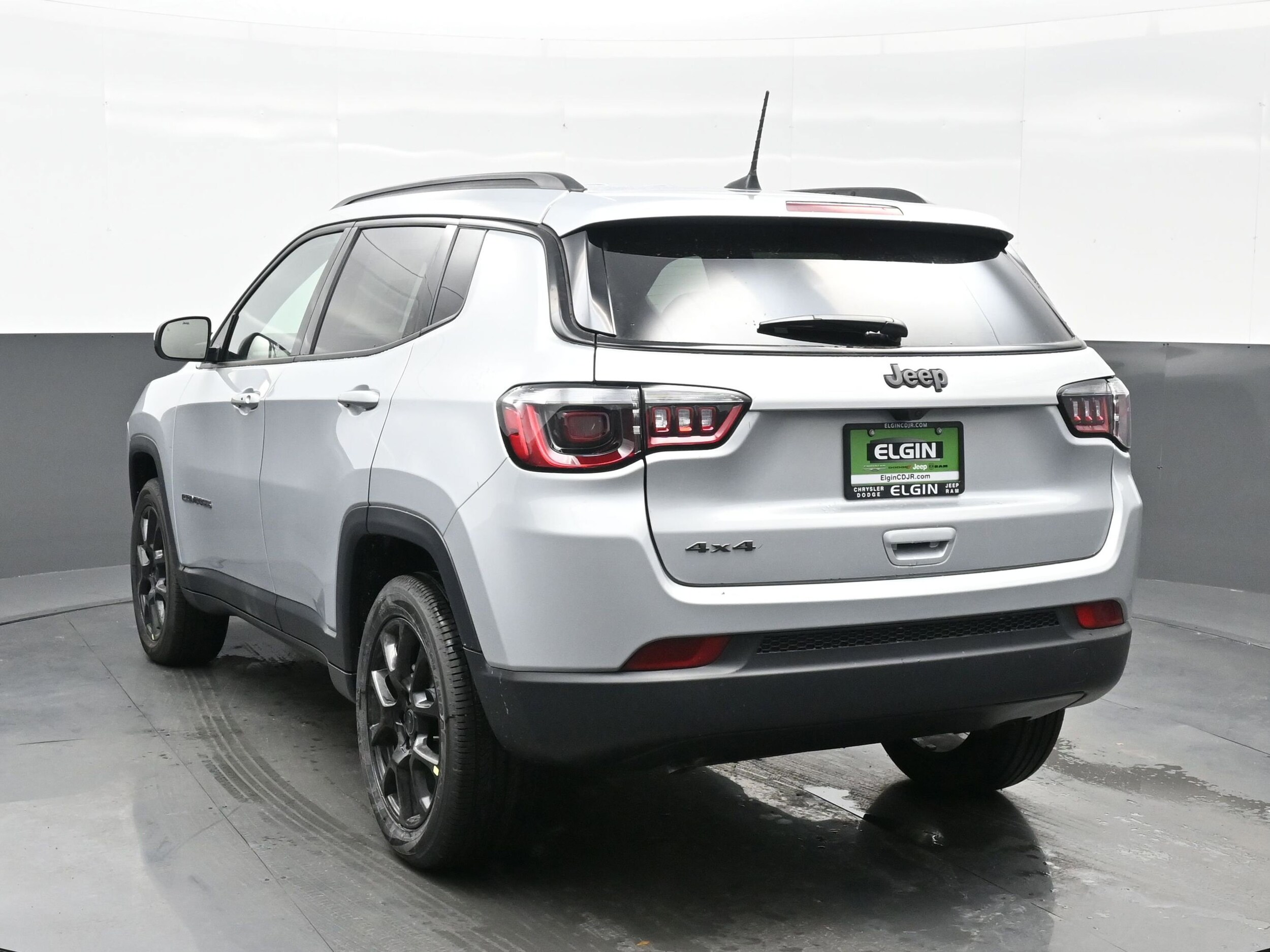 2025 Jeep Compass Latitude photo 4