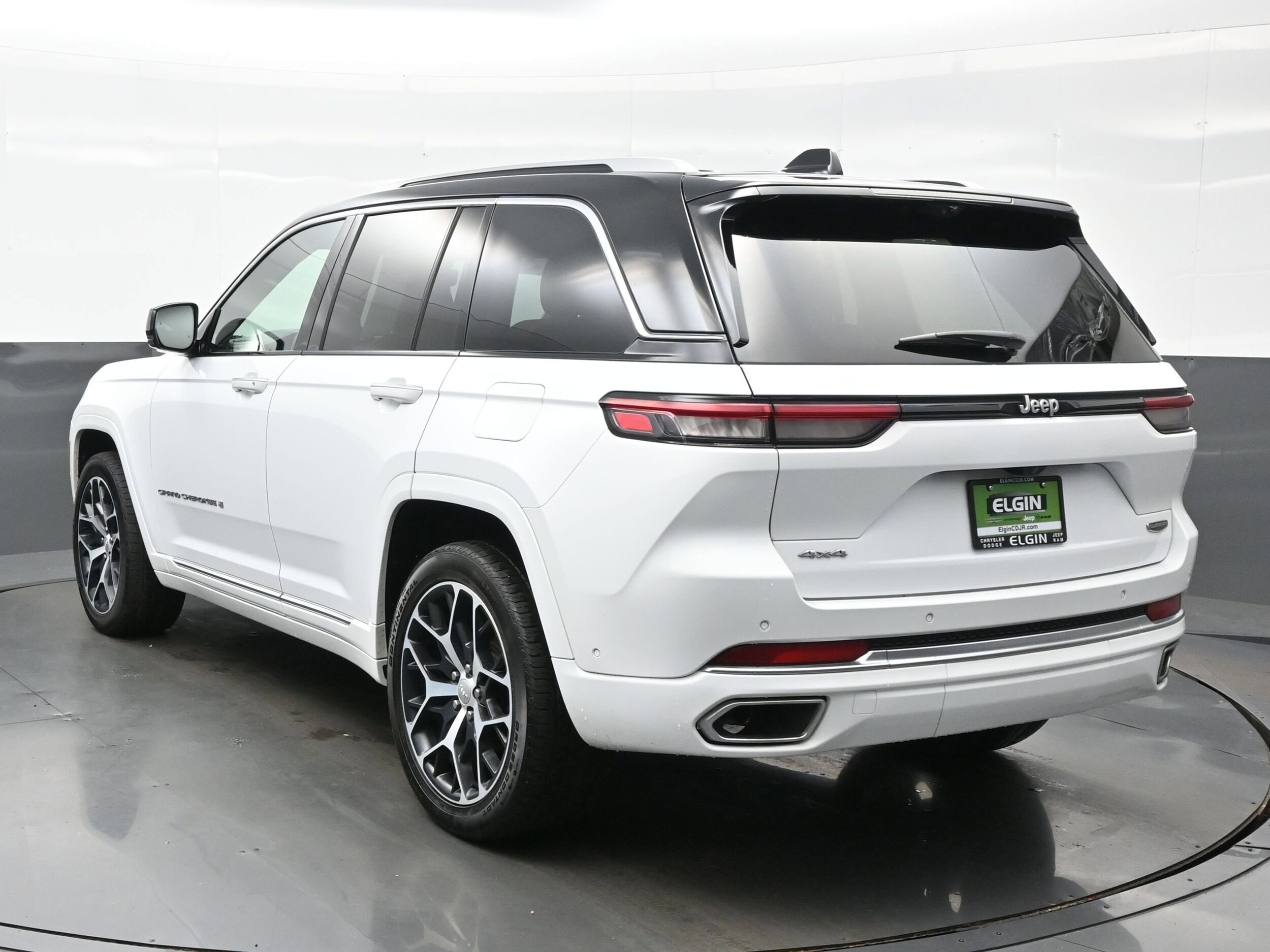 2023 Jeep Grand Cherokee Summit Reserve photo 4