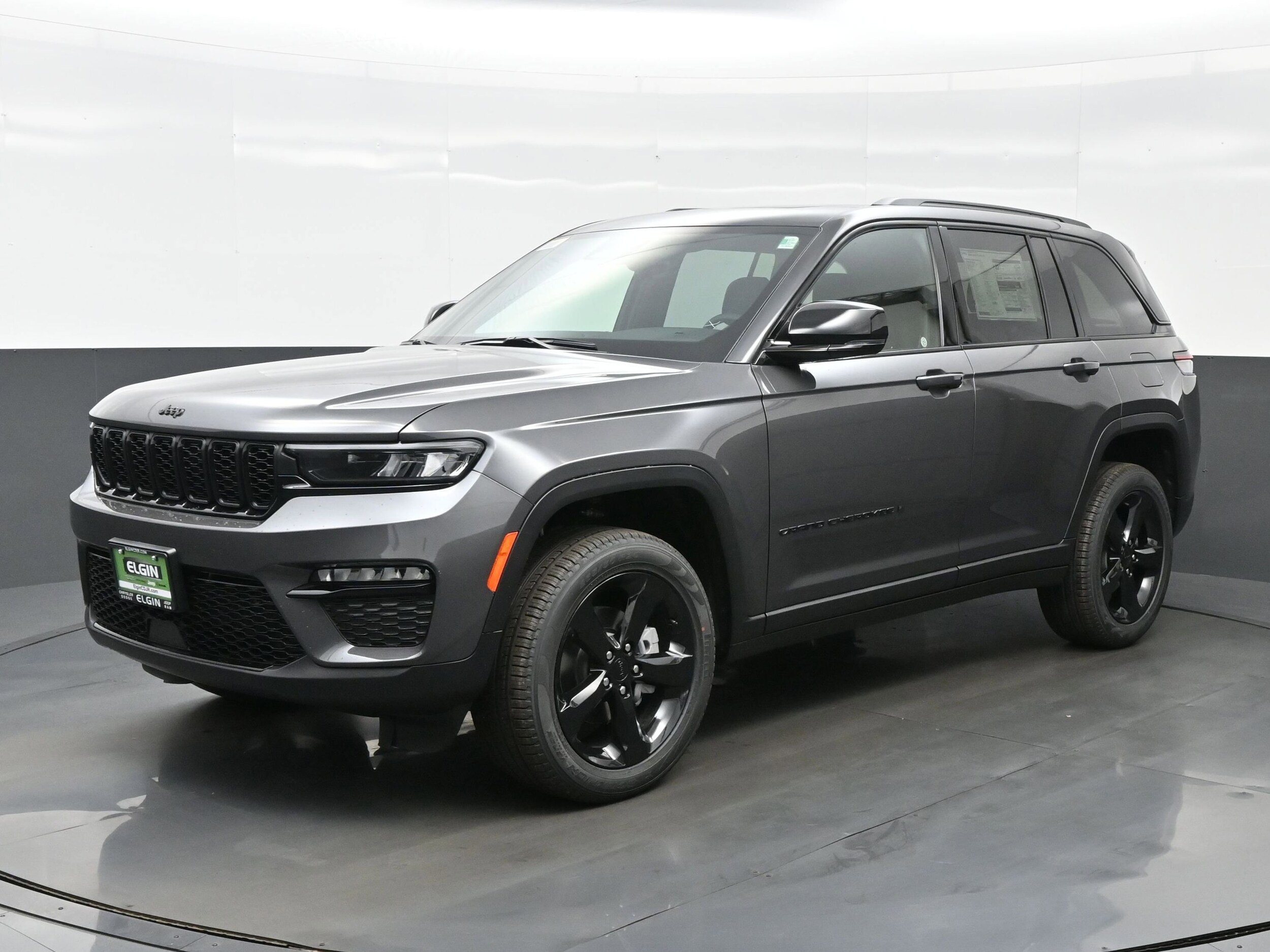 2025 Jeep Grand Cherokee Limited photo 2