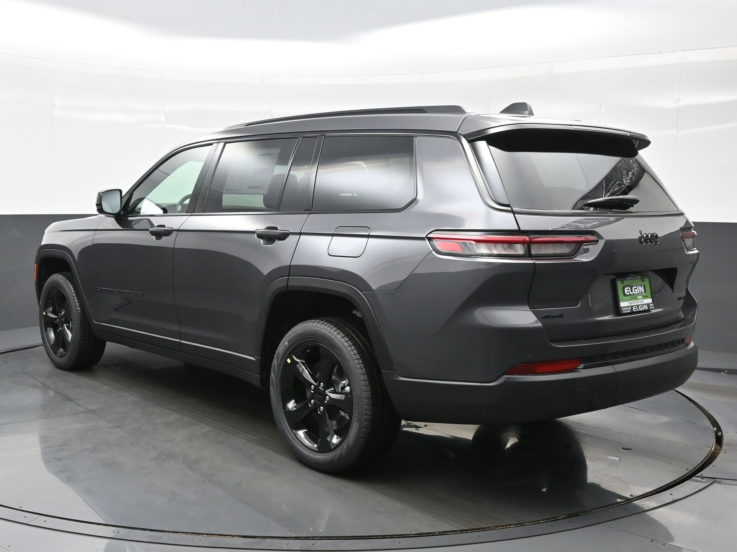 2025 Jeep Grand Cherokee Limited photo 4