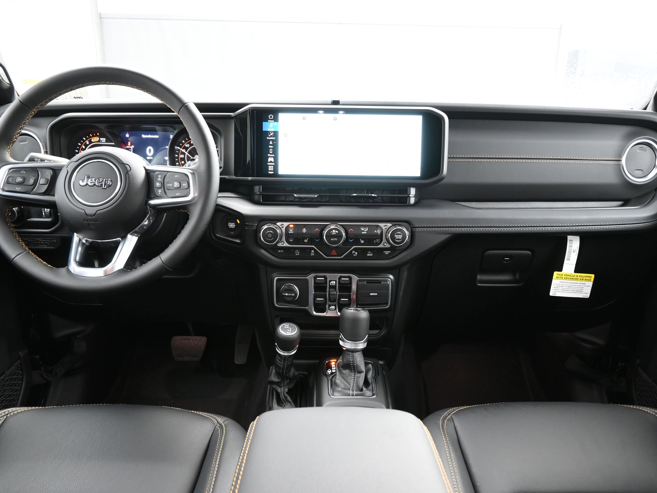 2025 Jeep Wrangler 4-Door Sahara - Photo 9