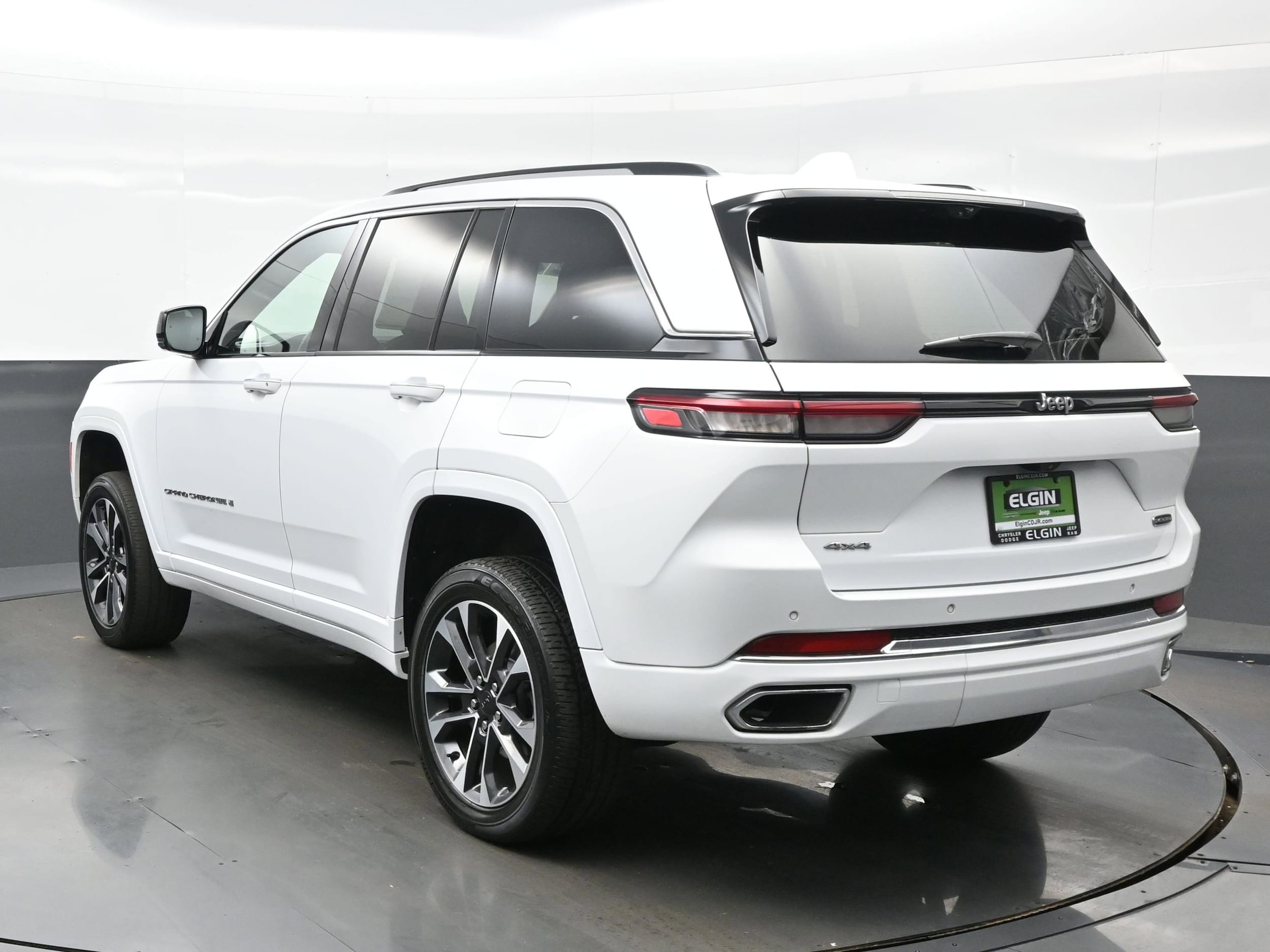 2022 Jeep Grand Cherokee Overland photo 4