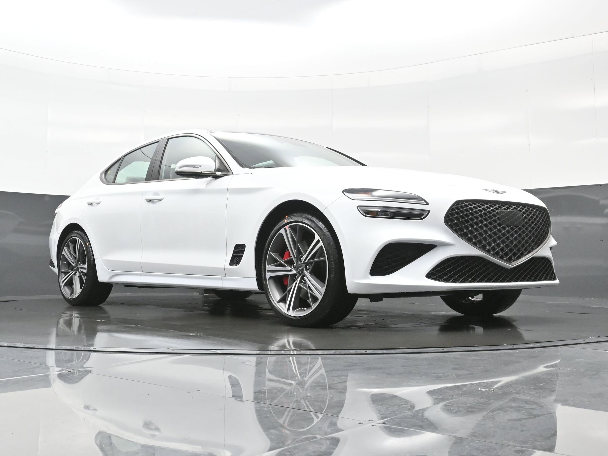 2025 GENESIS G70 Standard - Photo 11
