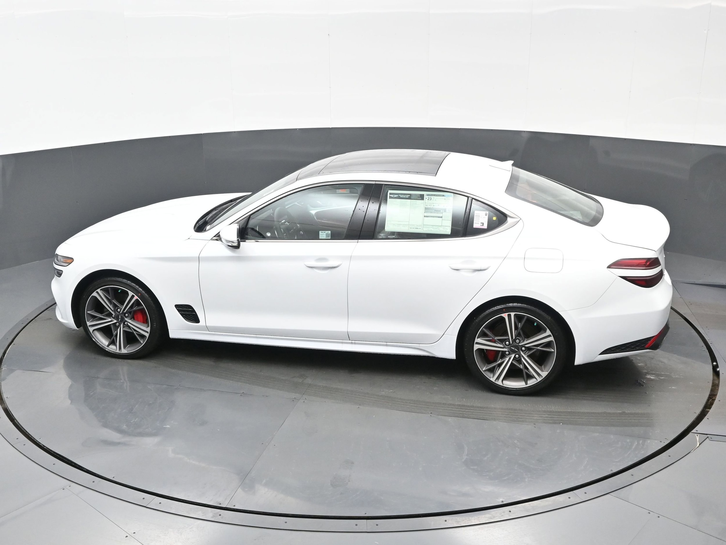 2025 GENESIS G70 Standard - Photo 22