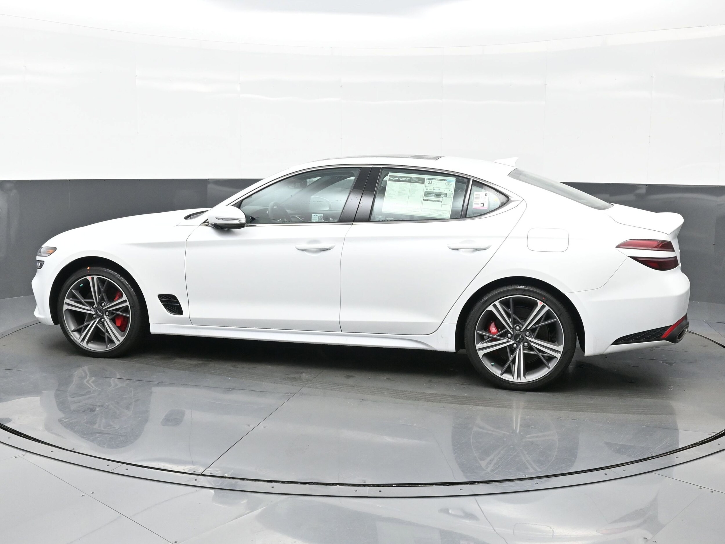2025 Genesis G70 2.5T photo 3