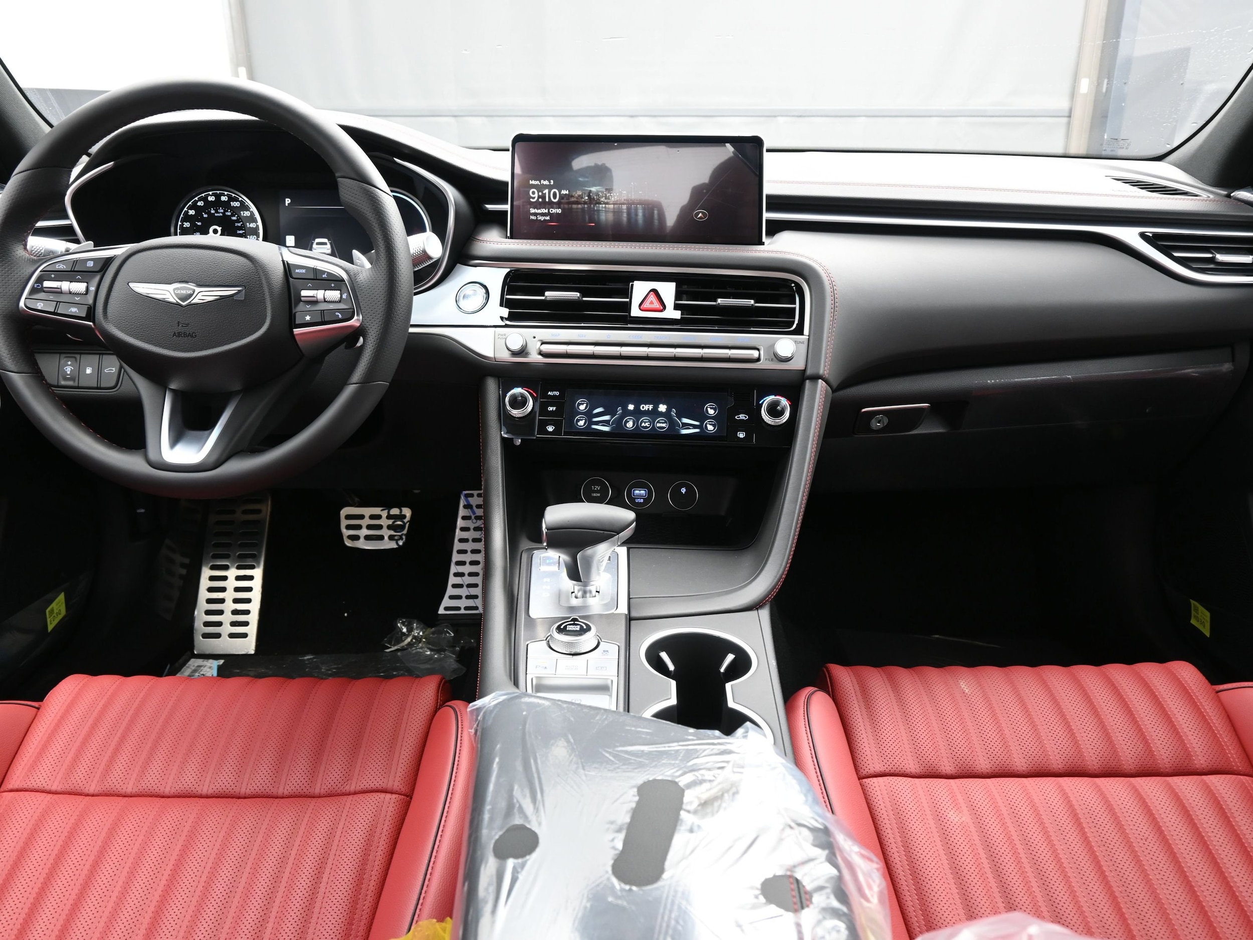 2025 GENESIS G70 Standard - Photo 9