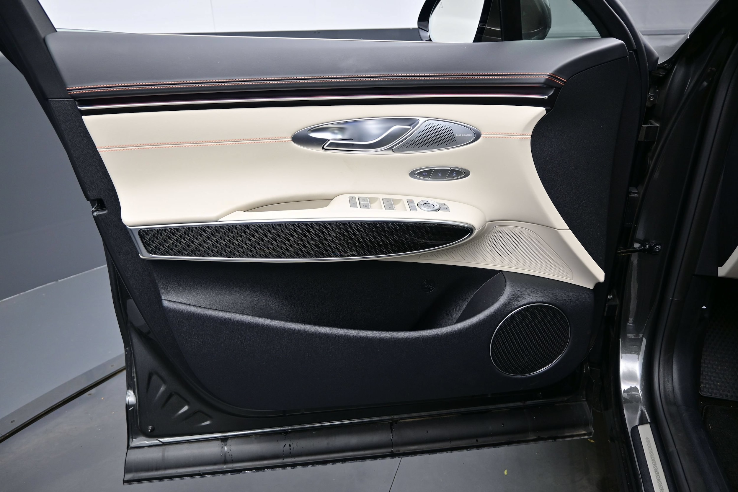 2026 GENESIS GV70 Sport Prestige - Photo 9