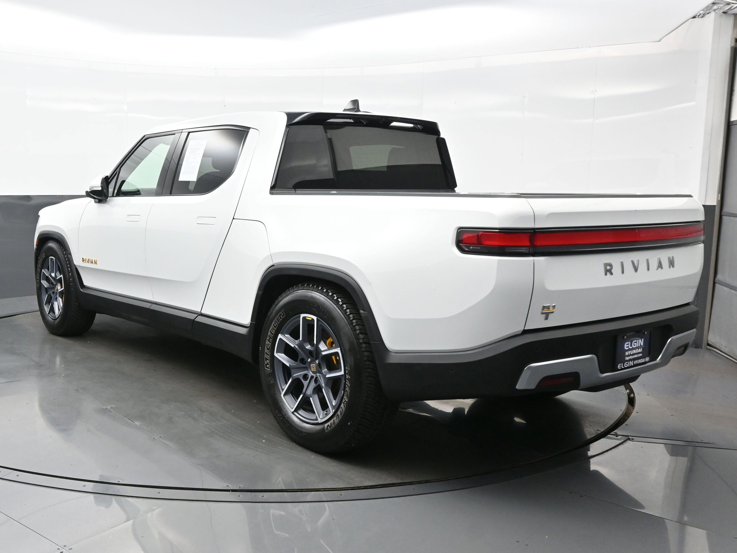 2022 Rivian R1T Launch Edition photo 2