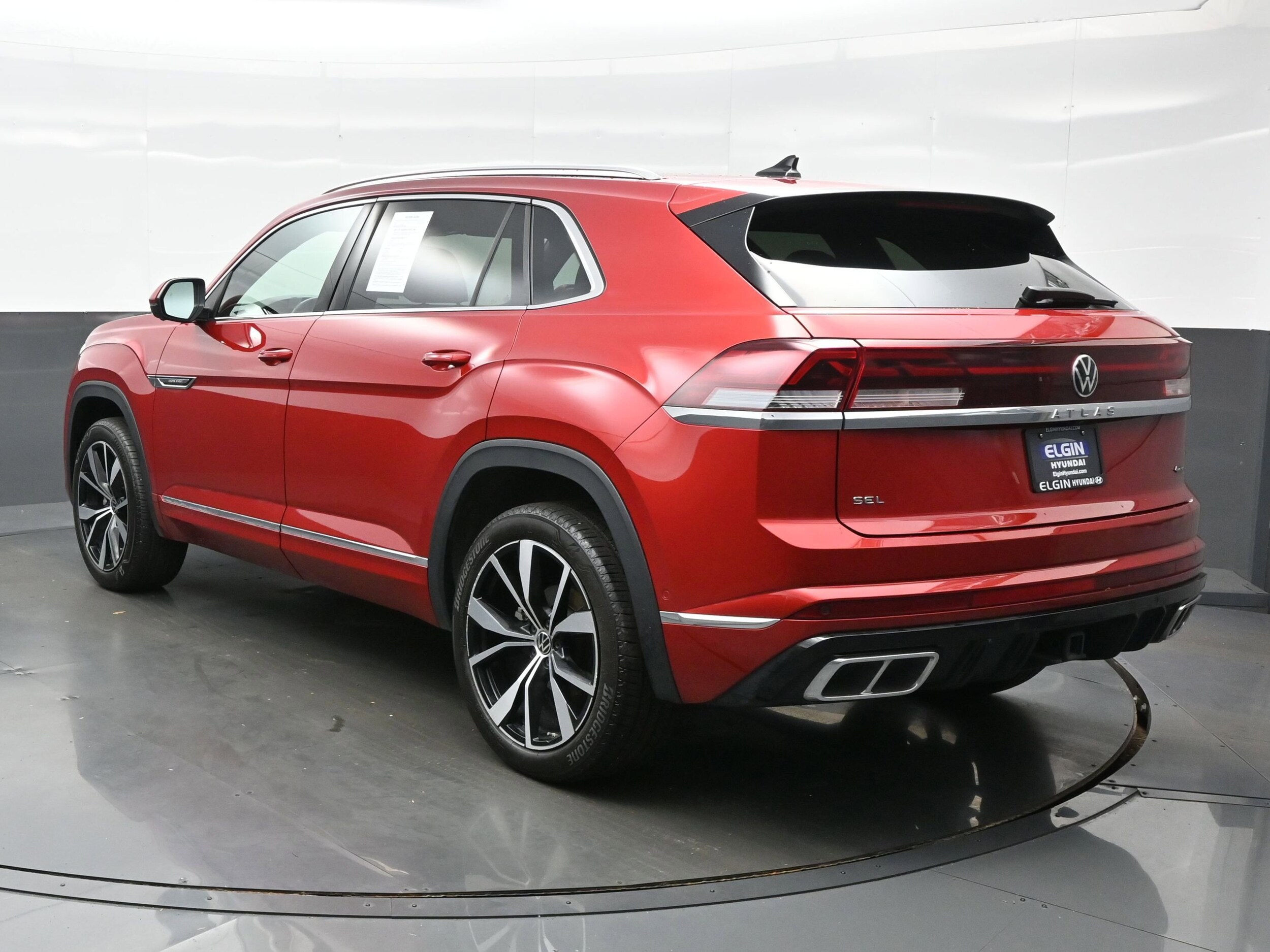 2024 Volkswagen Atlas Cross Sport SEL Premium R-Line photo 3