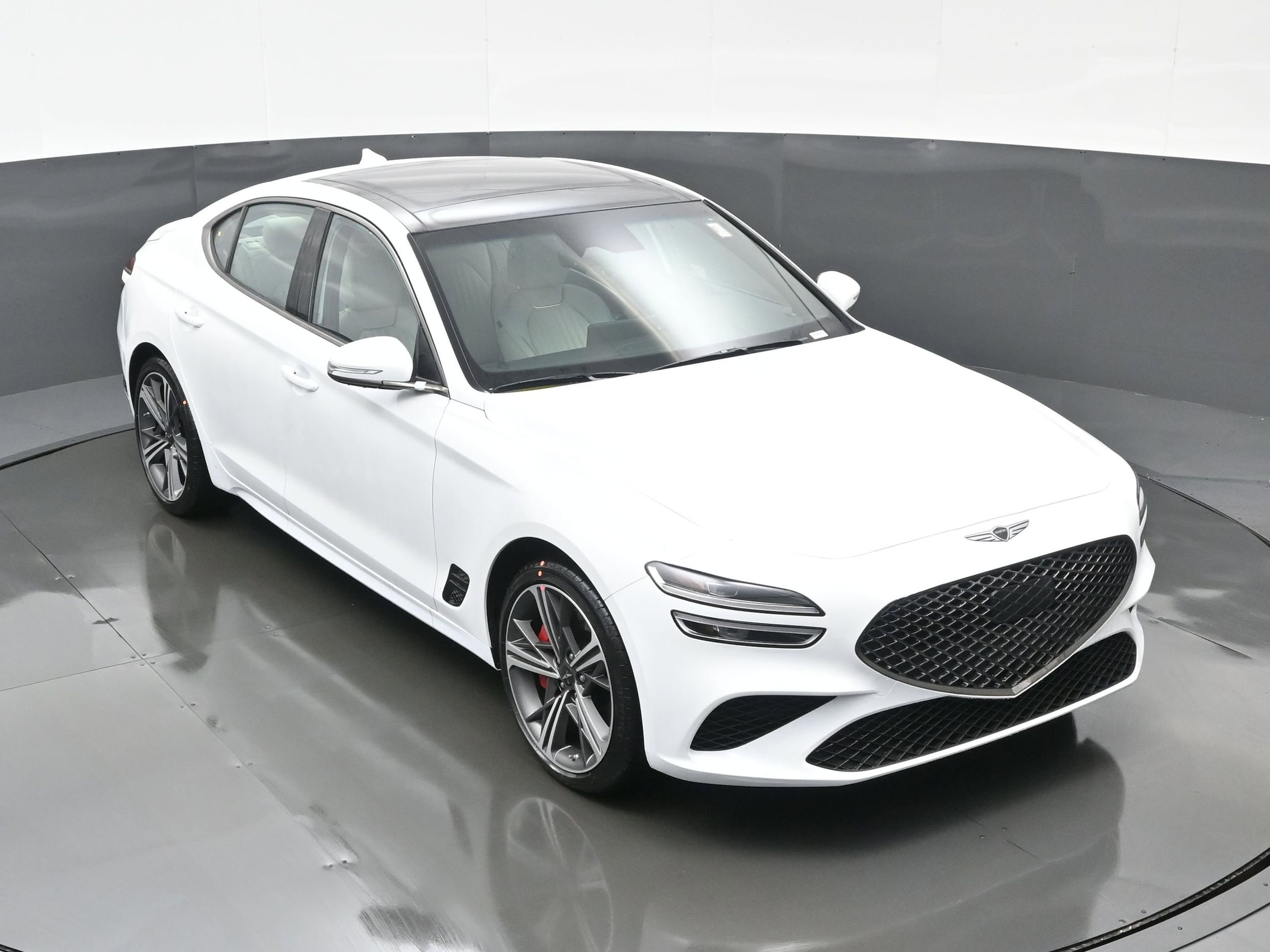 2025 GENESIS G70 Standard - Photo 19