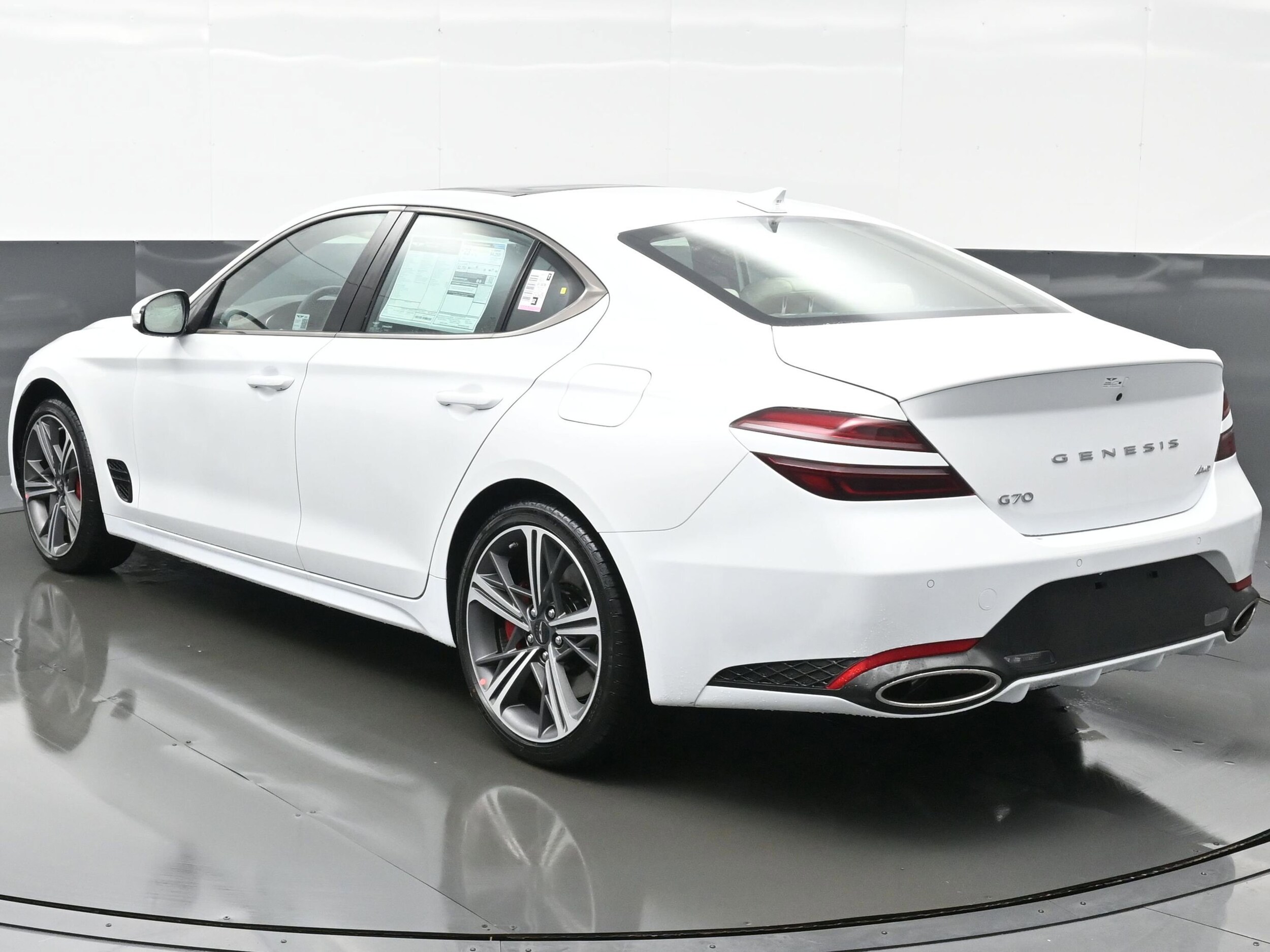 2025 Genesis G70 Sport Prestige photo 4