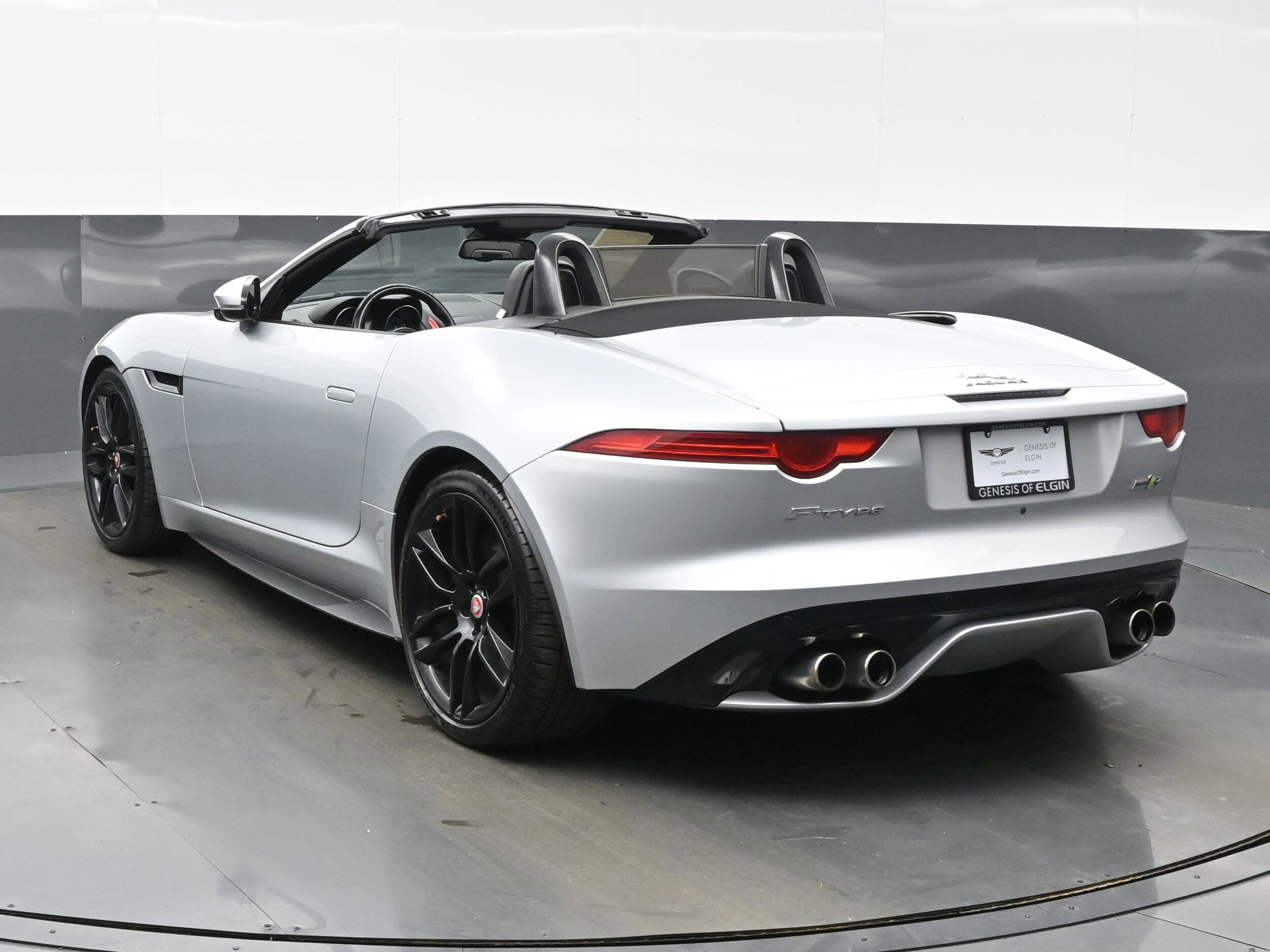 2016 Jaguar F-TYPE R photo 4
