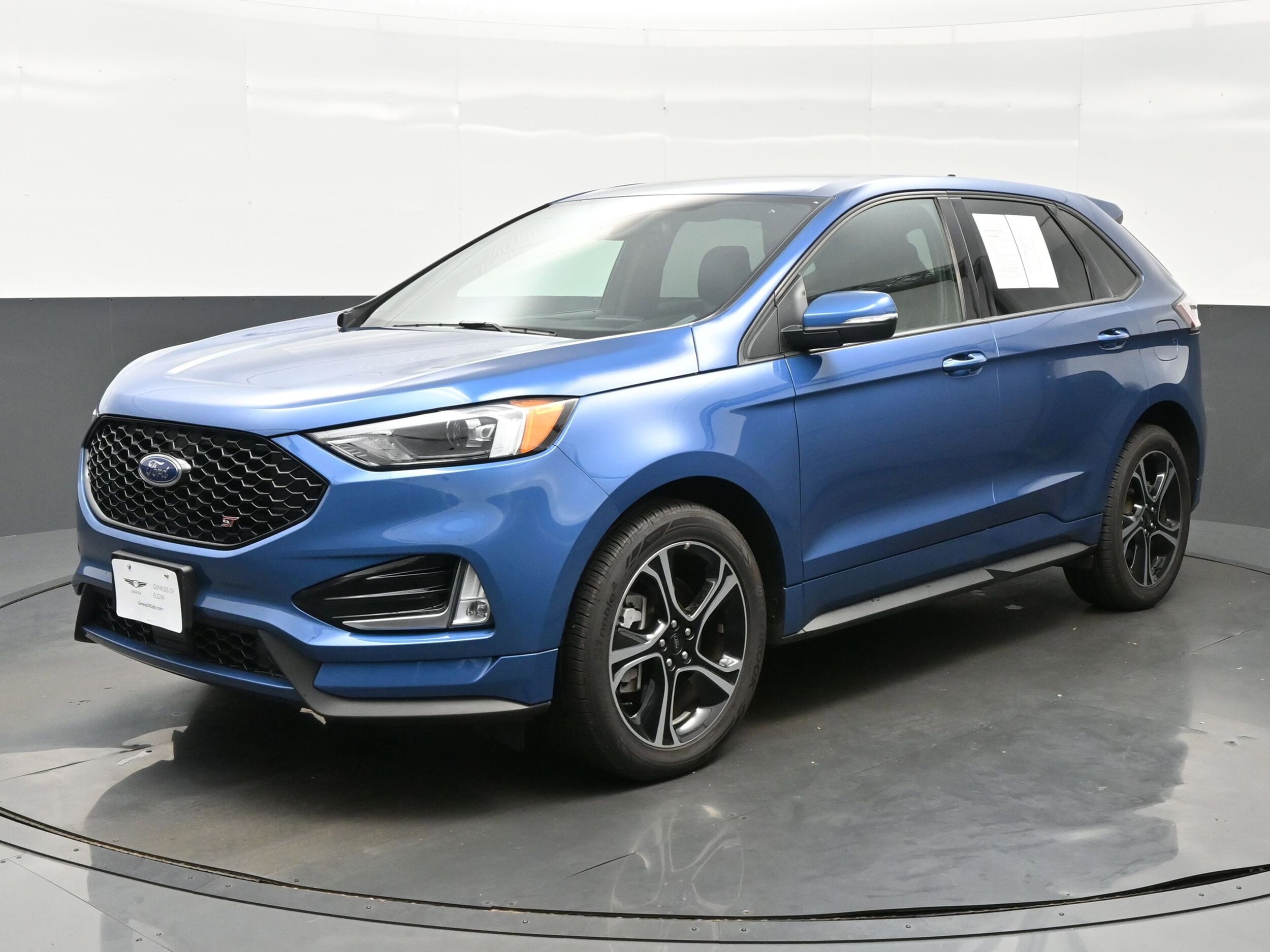 2021 Ford Edge ST photo 2