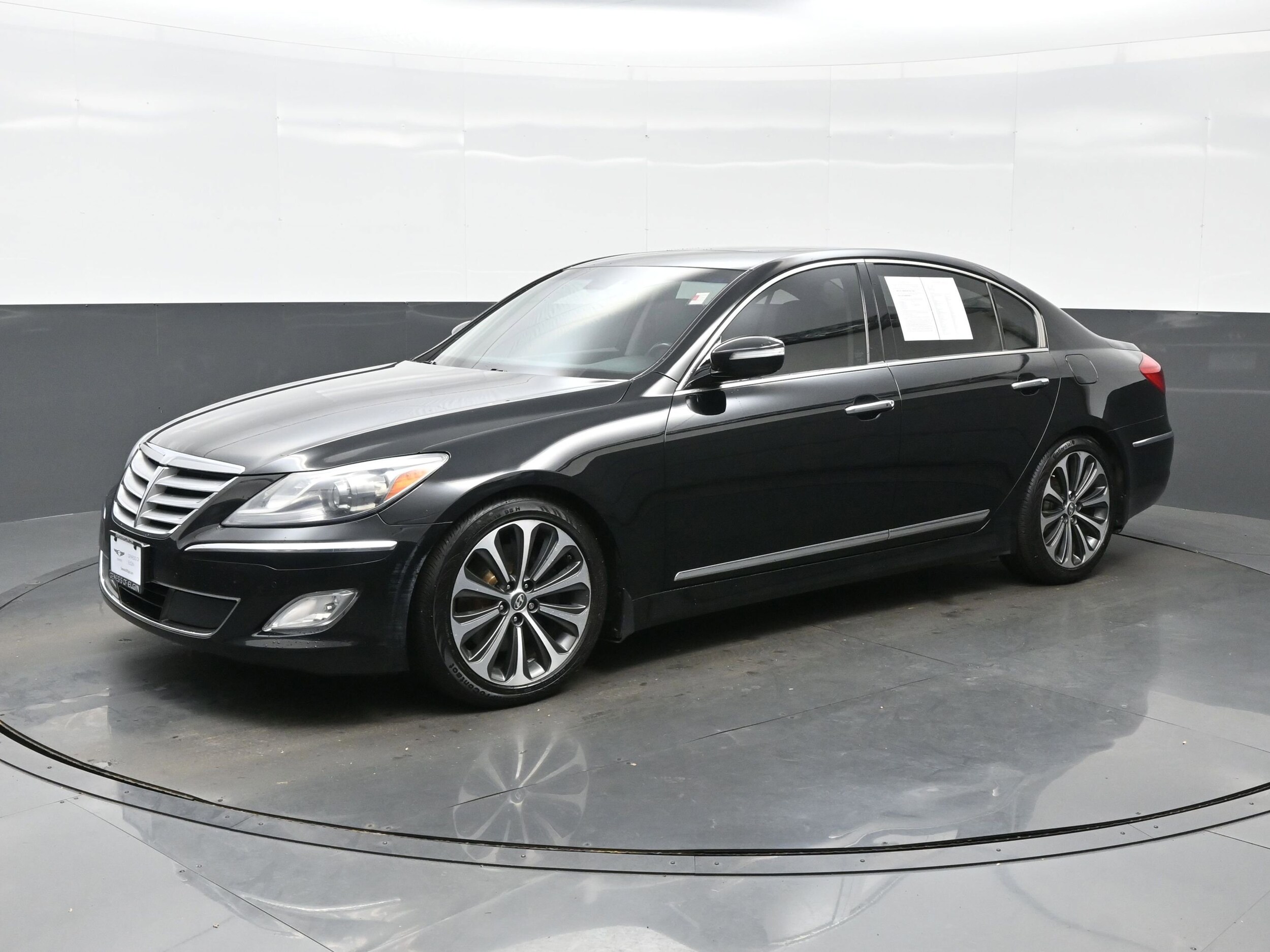 2012 Hyundai Genesis 5.0 R-Spec photo 2