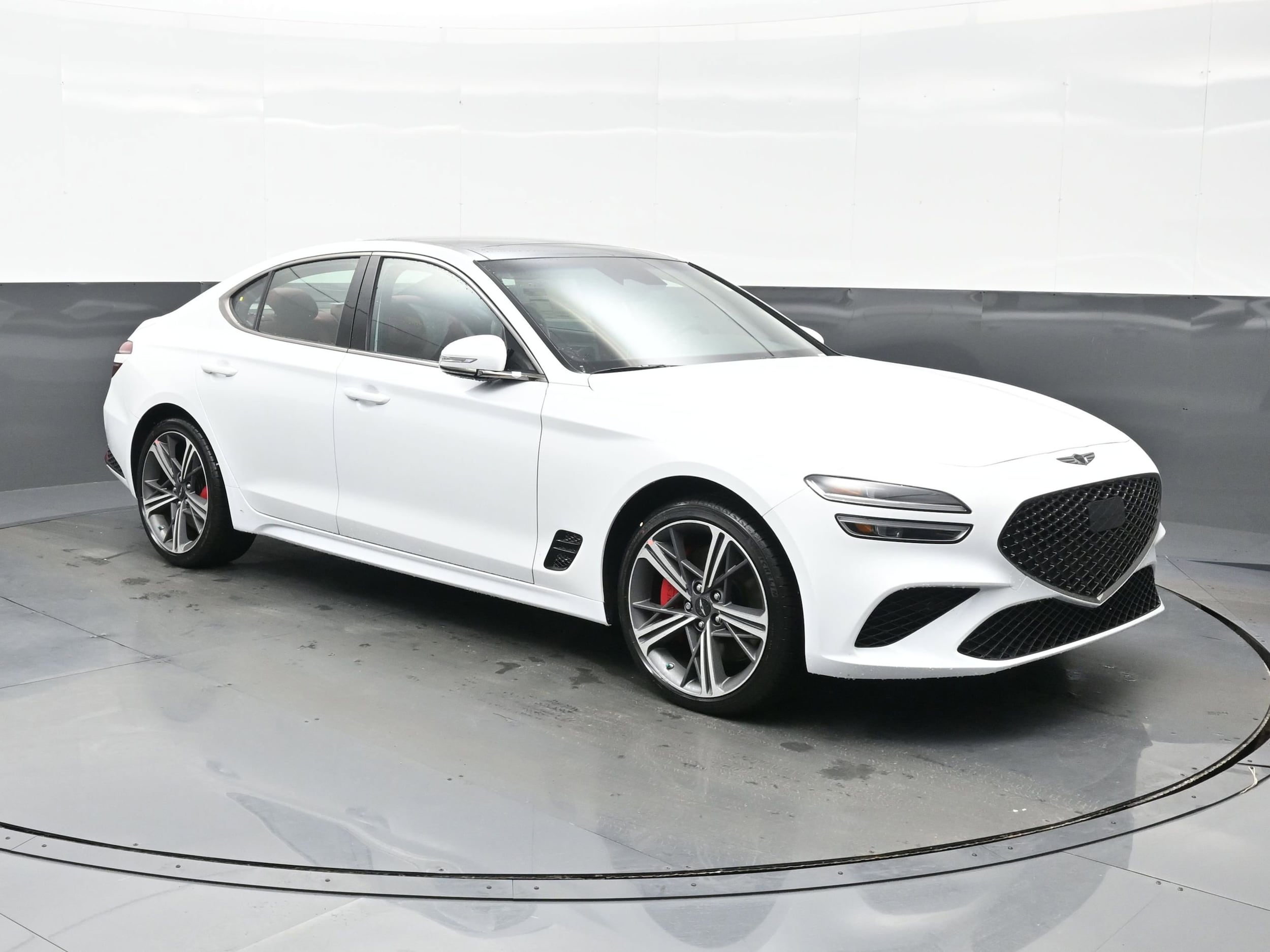 2025 GENESIS G70 Standard - Photo 8