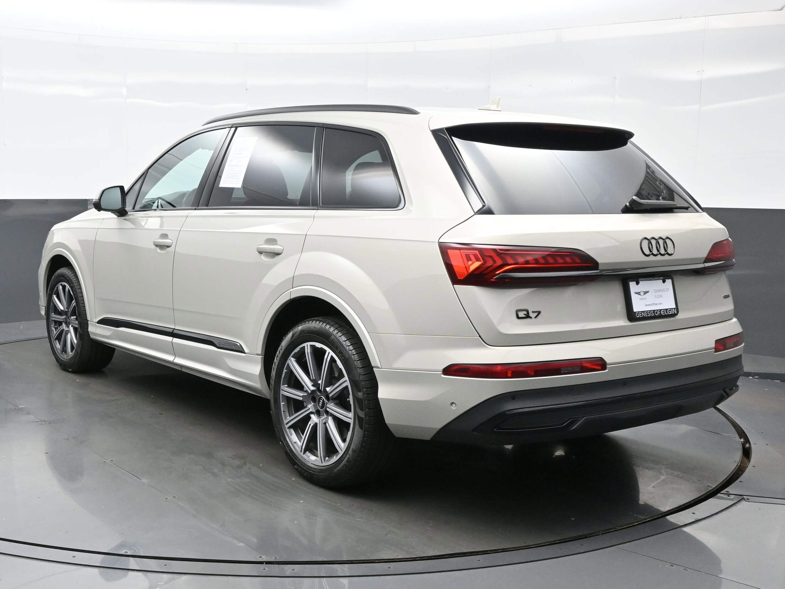 2023 Audi Q7 Premium Plus photo 4