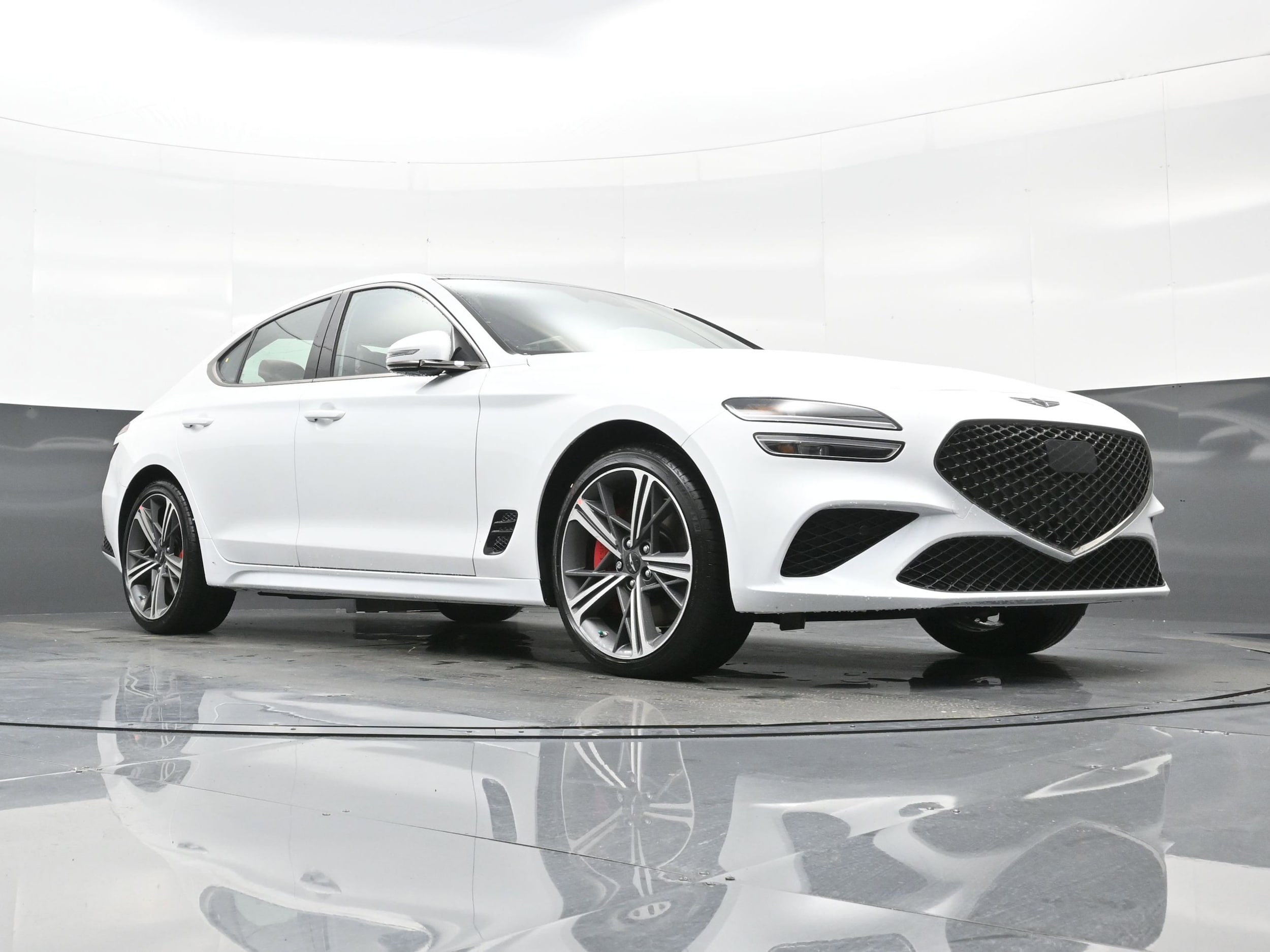 2025 GENESIS G70 Standard - Photo 11