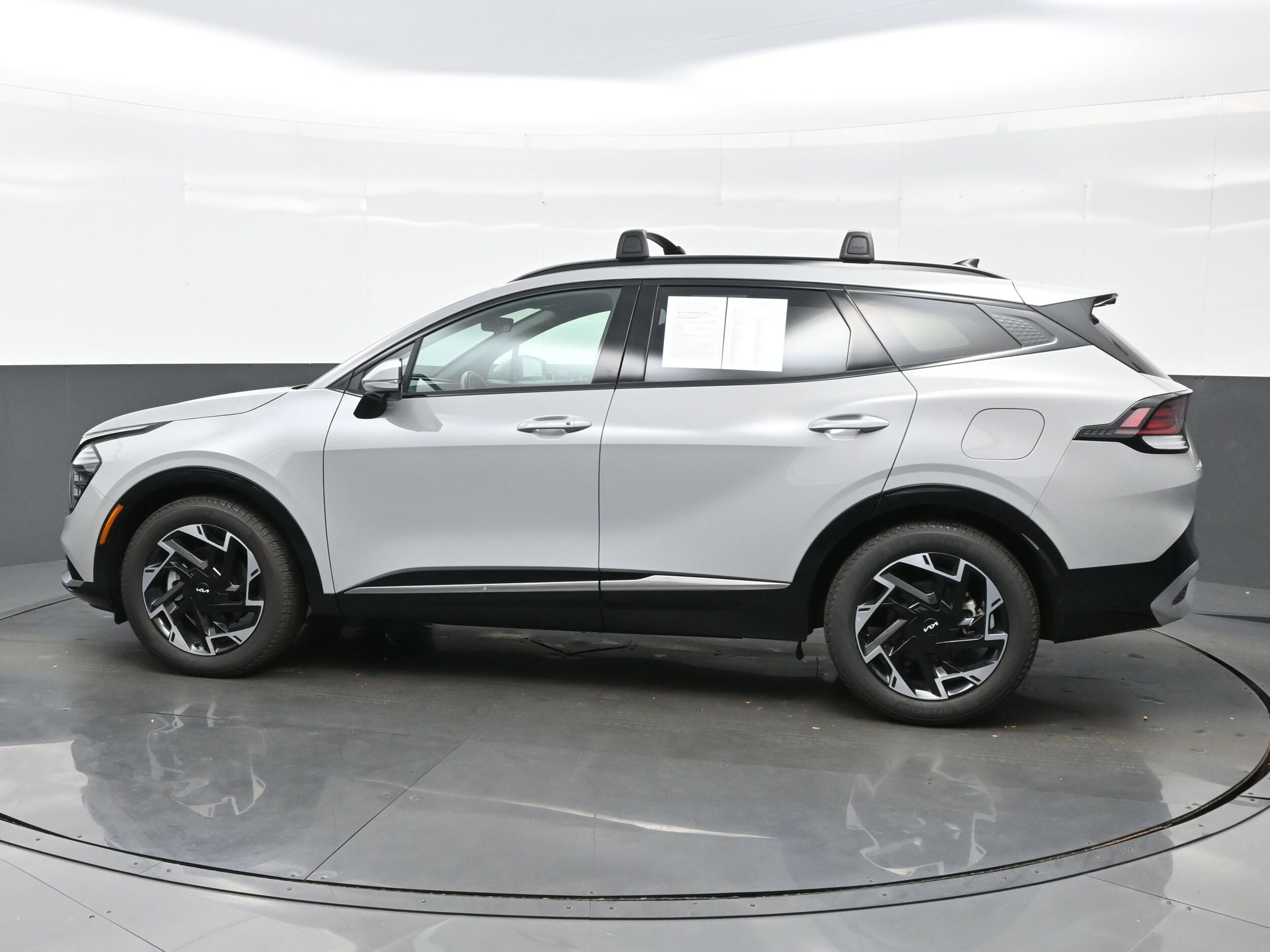 2024 Kia Sportage photo 2
