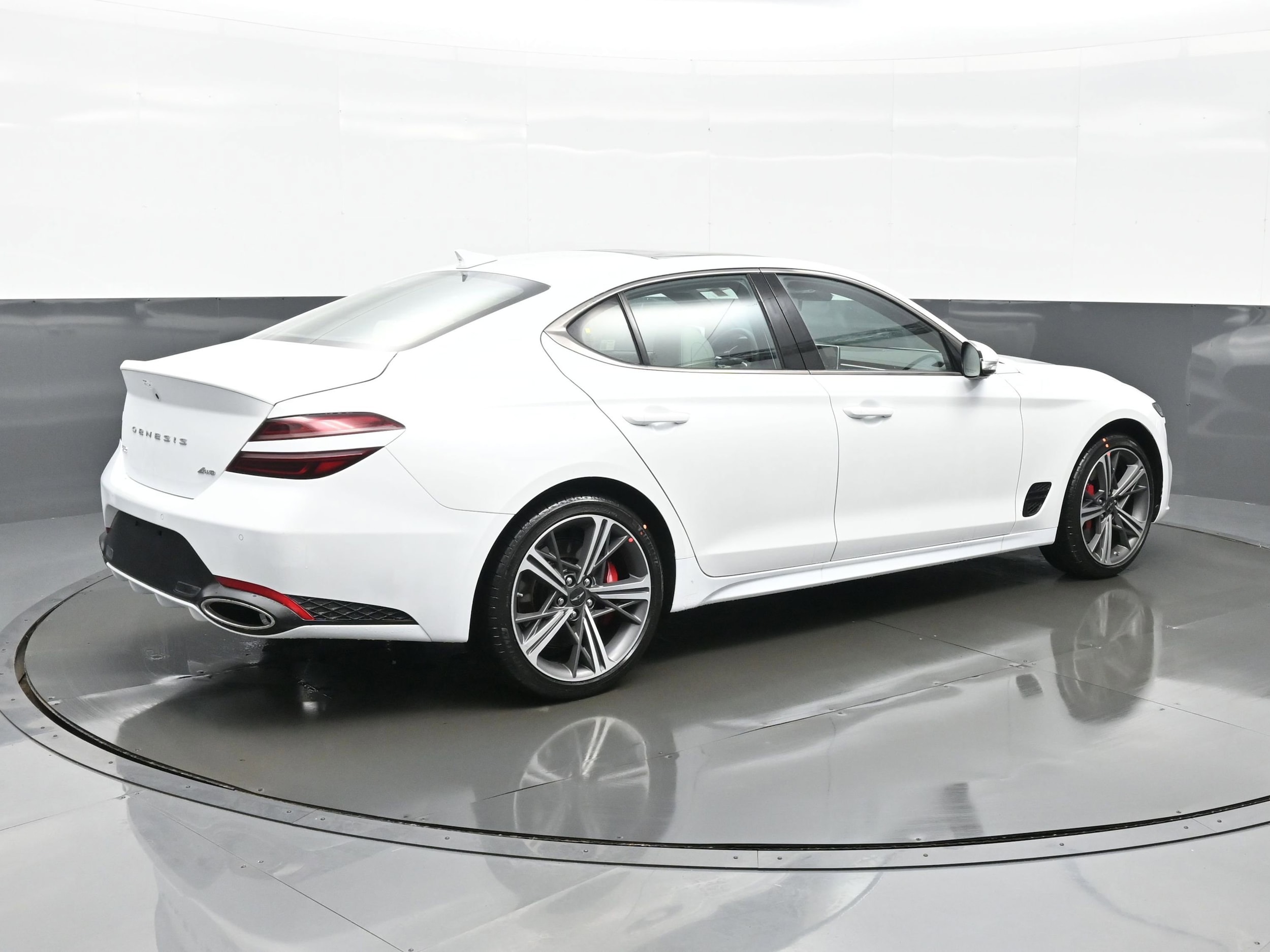 2025 GENESIS G70 Standard - Photo 6