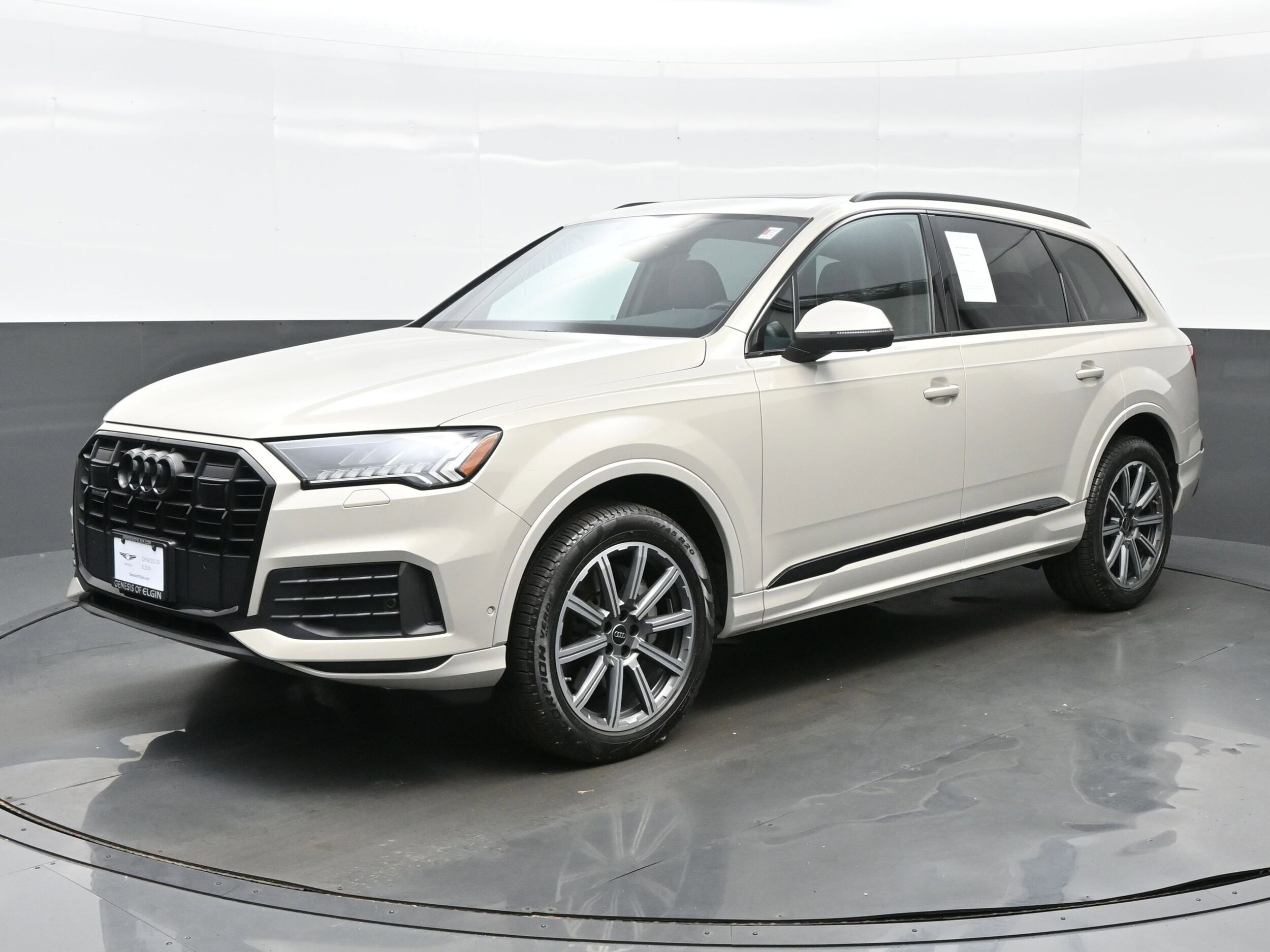2023 Audi Q7 Premium Plus photo 2