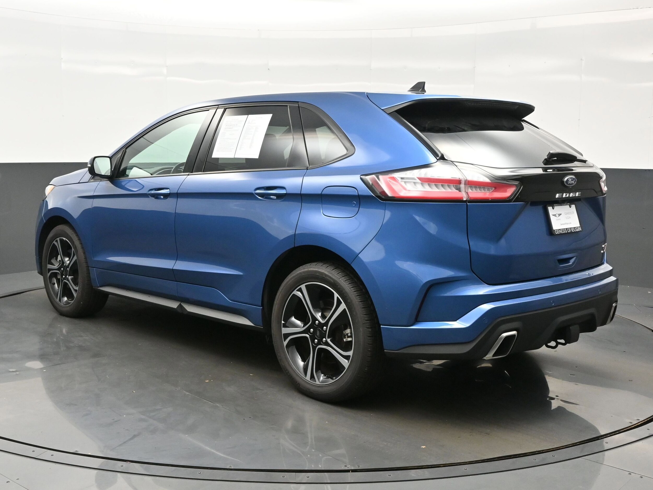 2021 Ford Edge ST photo 4