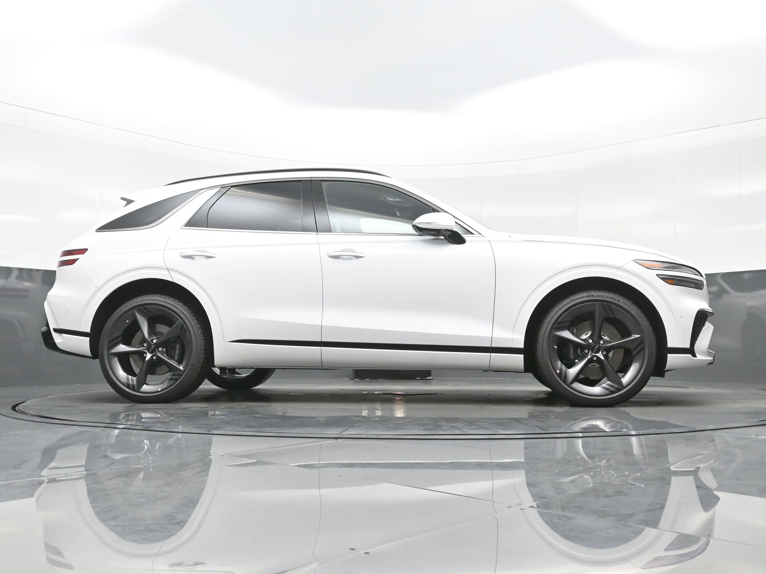 2026 GENESIS GV70 Sport Advanced - Photo 18