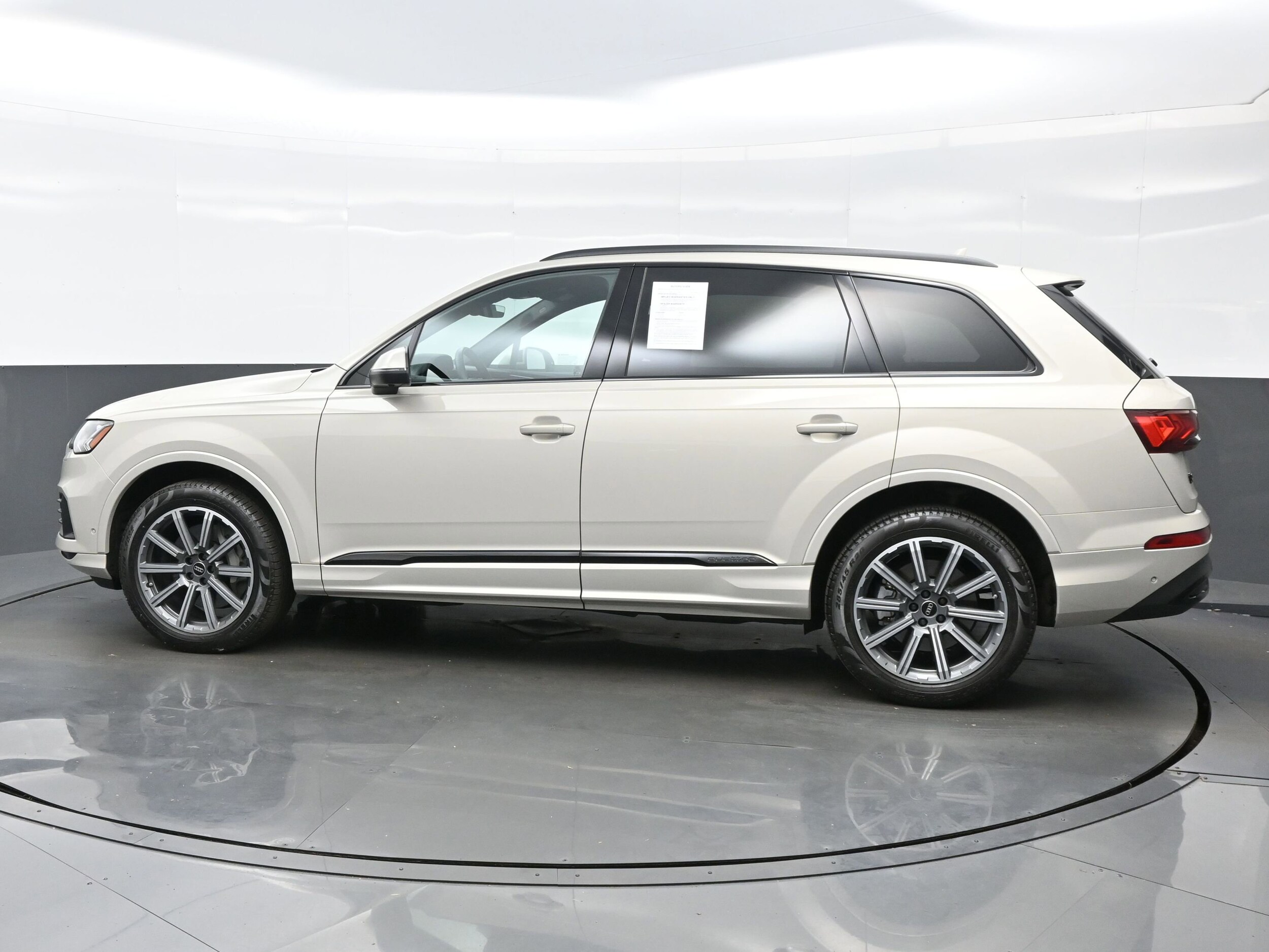 2023 Audi Q7 Premium Plus photo 3