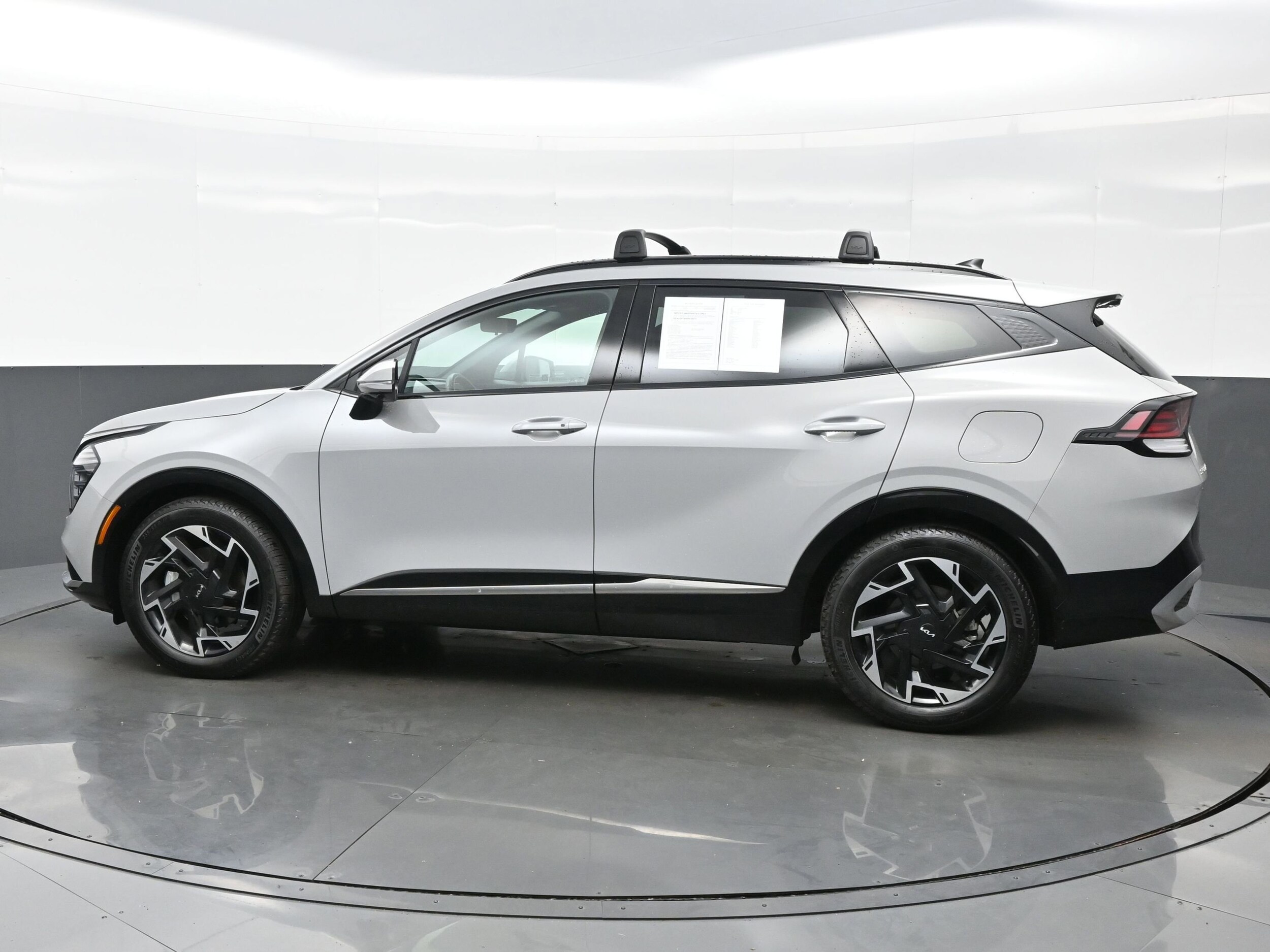 2024 Kia Sportage photo 3