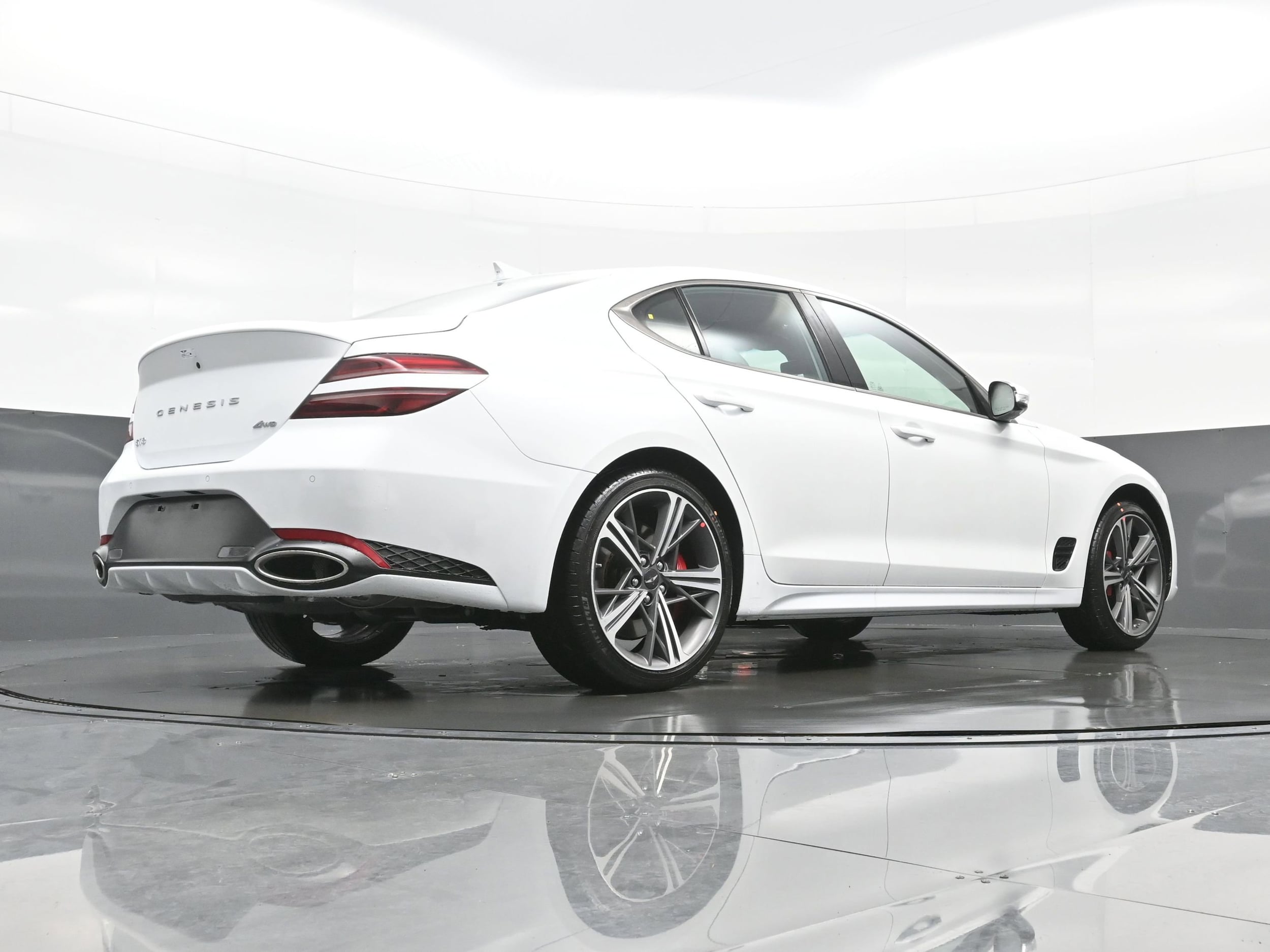 2025 GENESIS G70 Standard - Photo 17