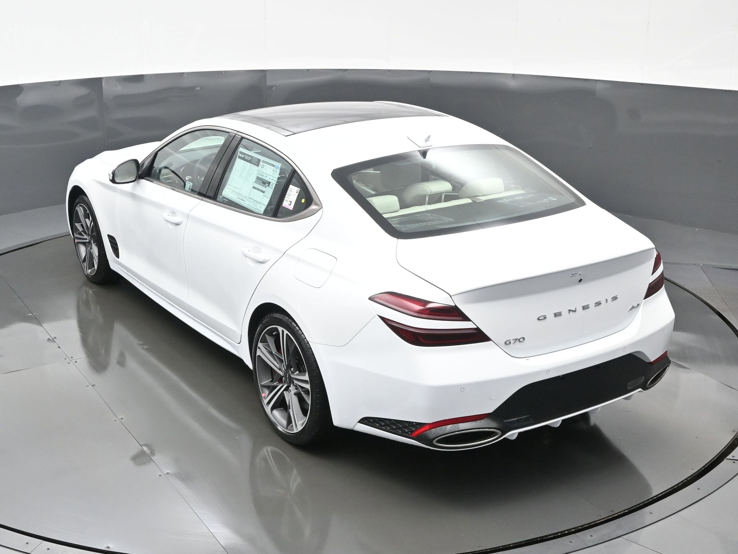 2025 GENESIS G70 Standard - Photo 23